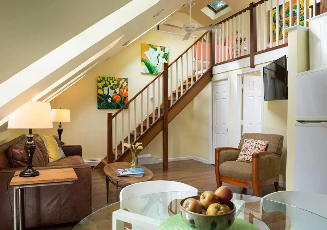 Living room in The Provincetown Hotel at Gabriel's