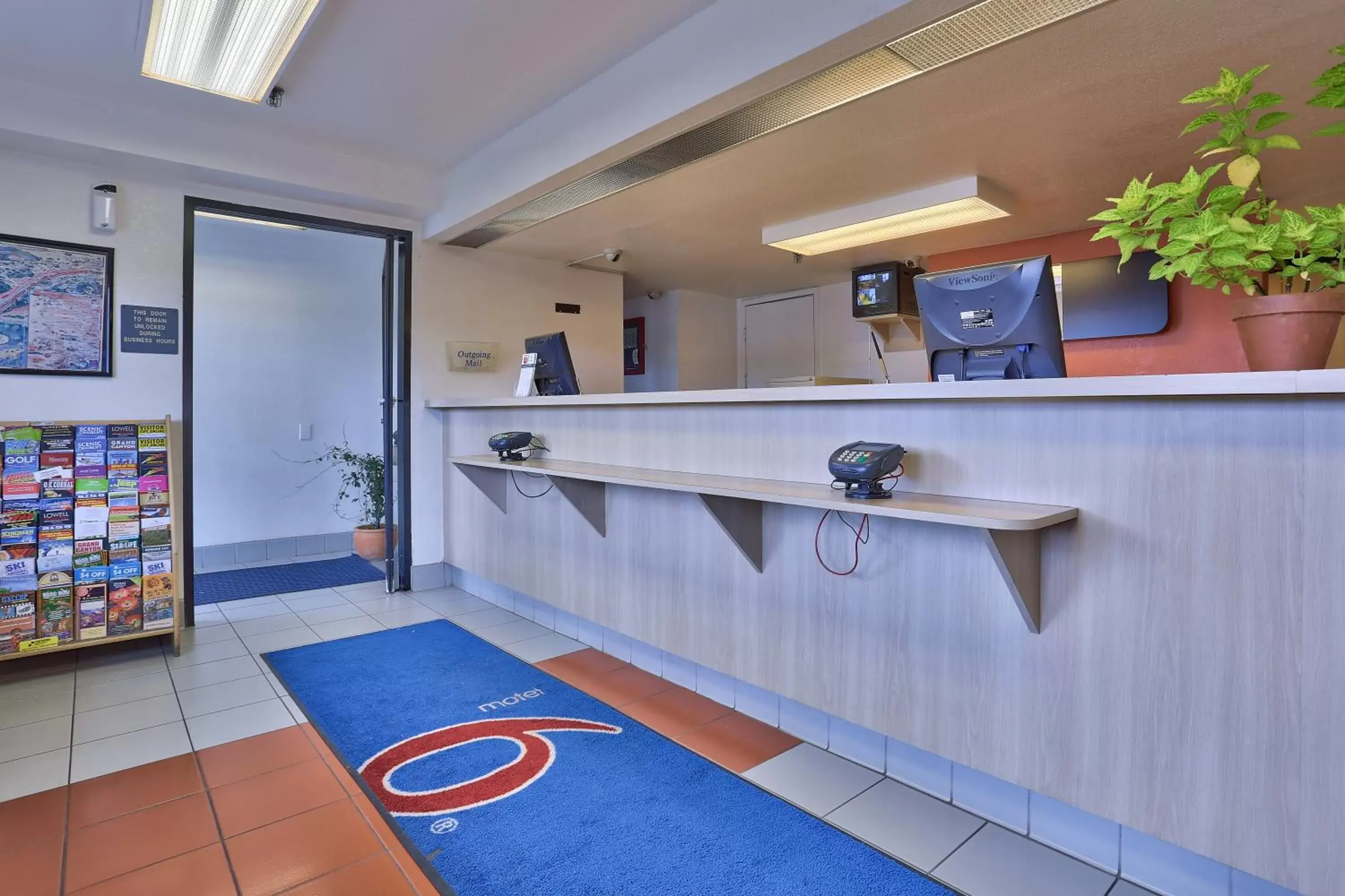 Lobby or reception, Lobby/Reception in Motel 6-Flagstaff, AZ - West - Woodland Village