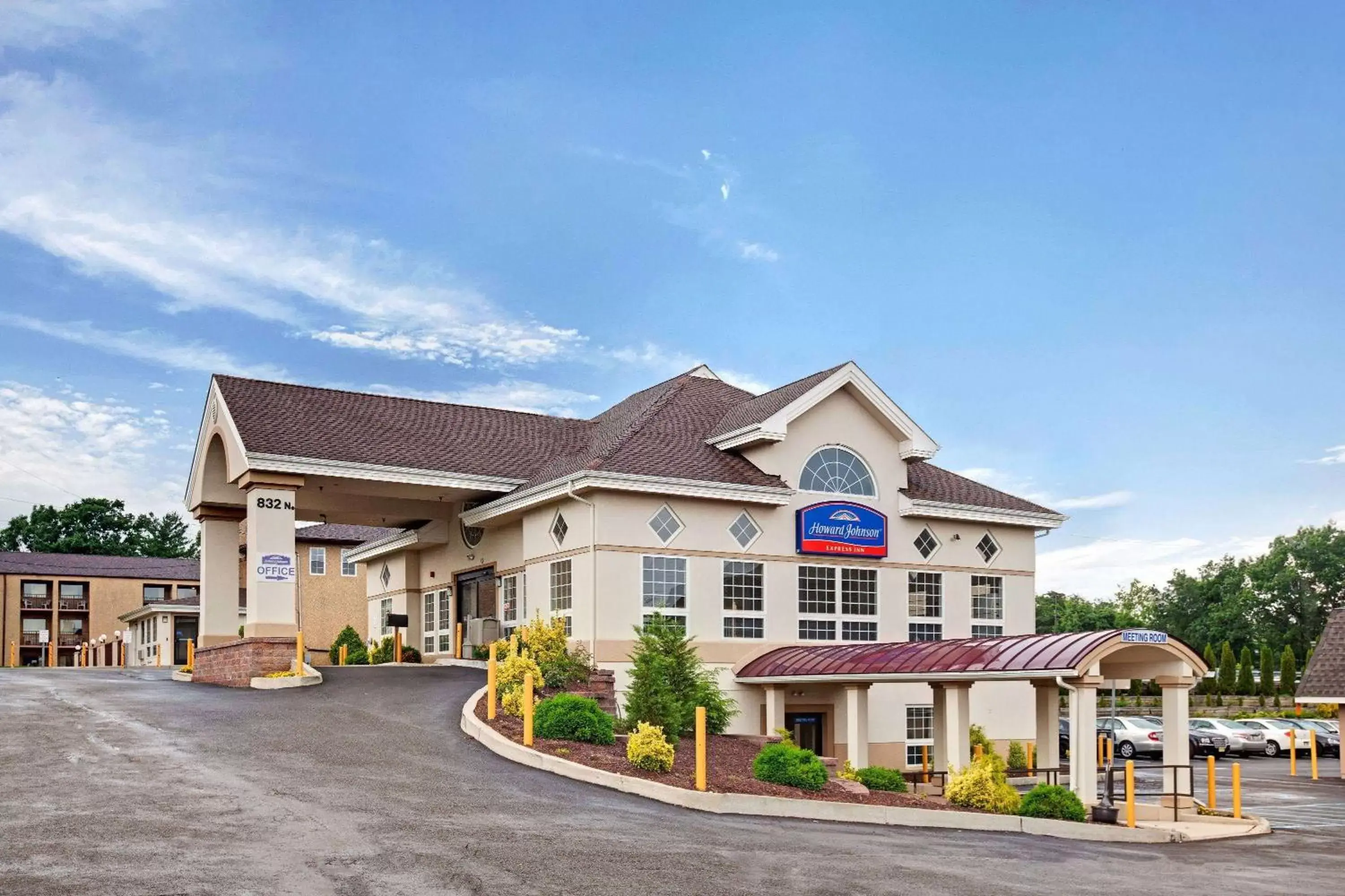 Property Building in Howard Johnson by Wyndham Blackwood Near Philadelphia