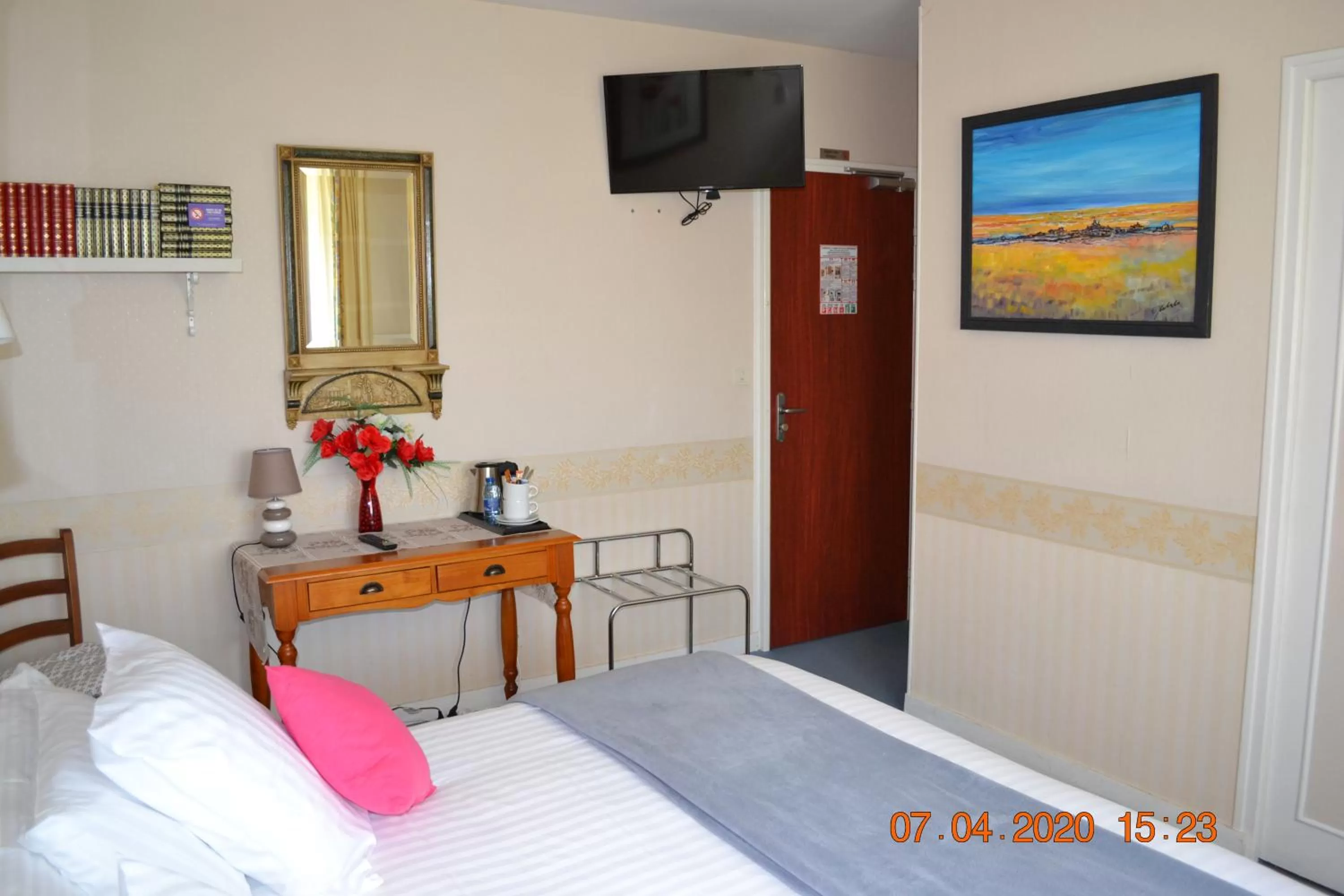 Bed in Hôtel Le Castel