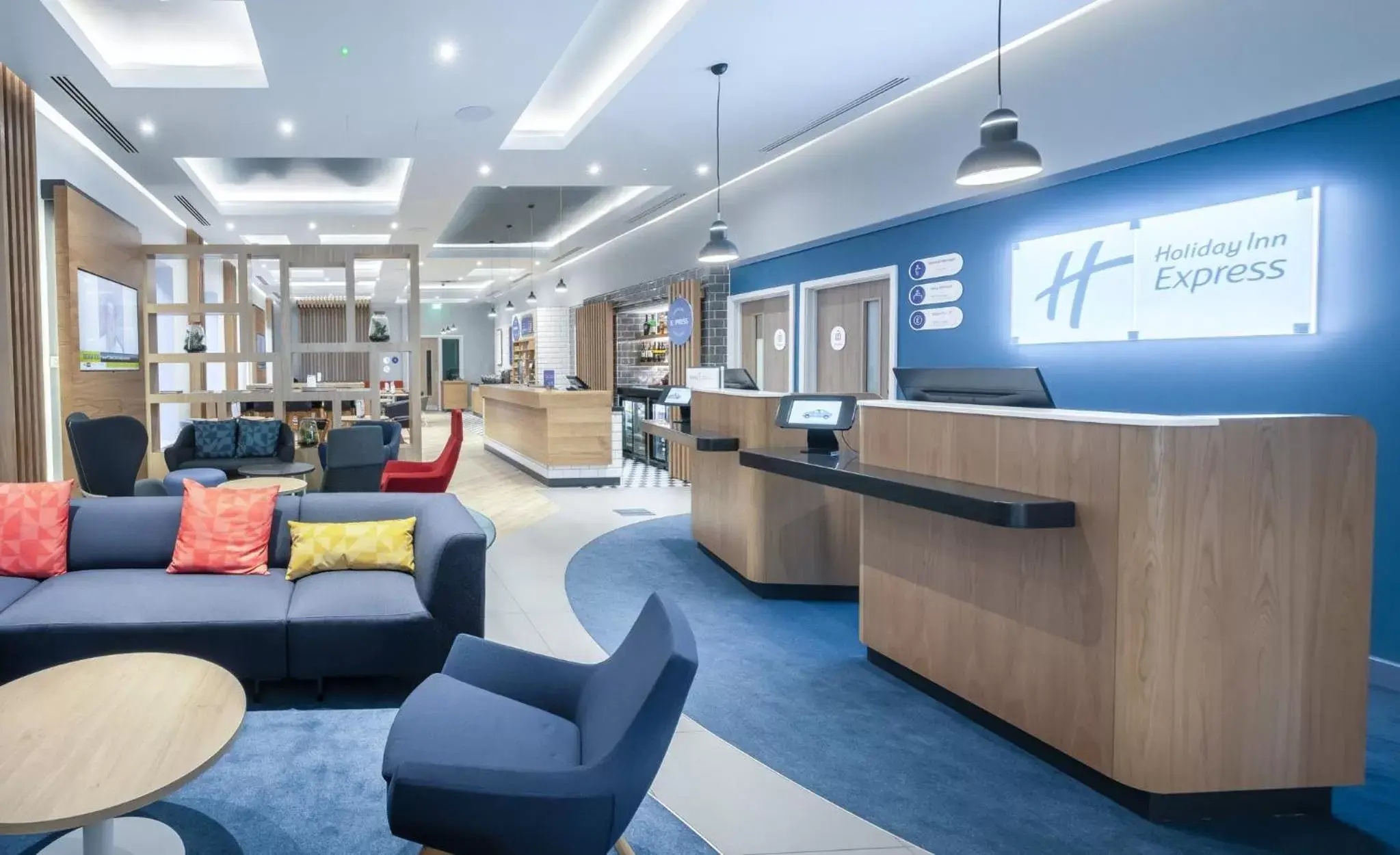 Property building, Lobby/Reception in Holiday Inn Express - Fleet, an IHG Hotel