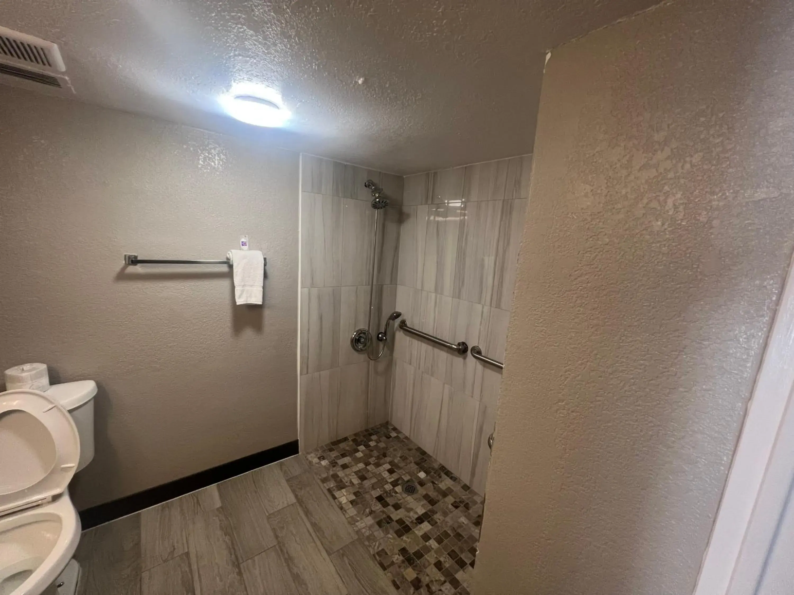Shower, Bathroom in Motel 6 Glendale AZ