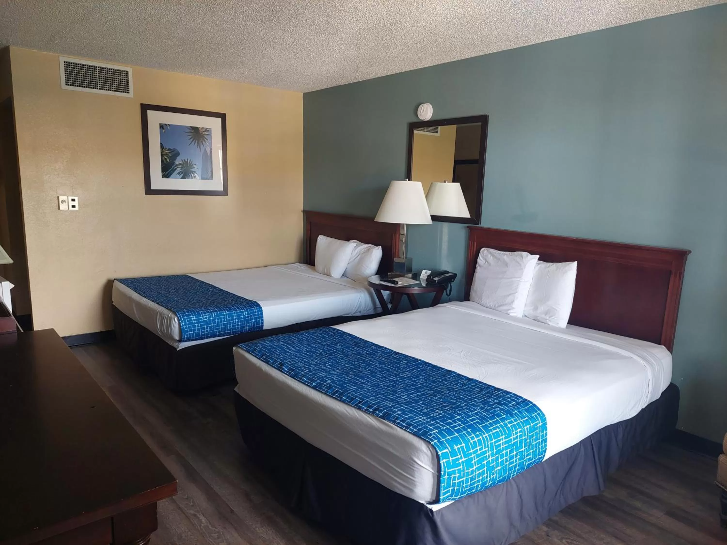 Queen Room in Ville 718