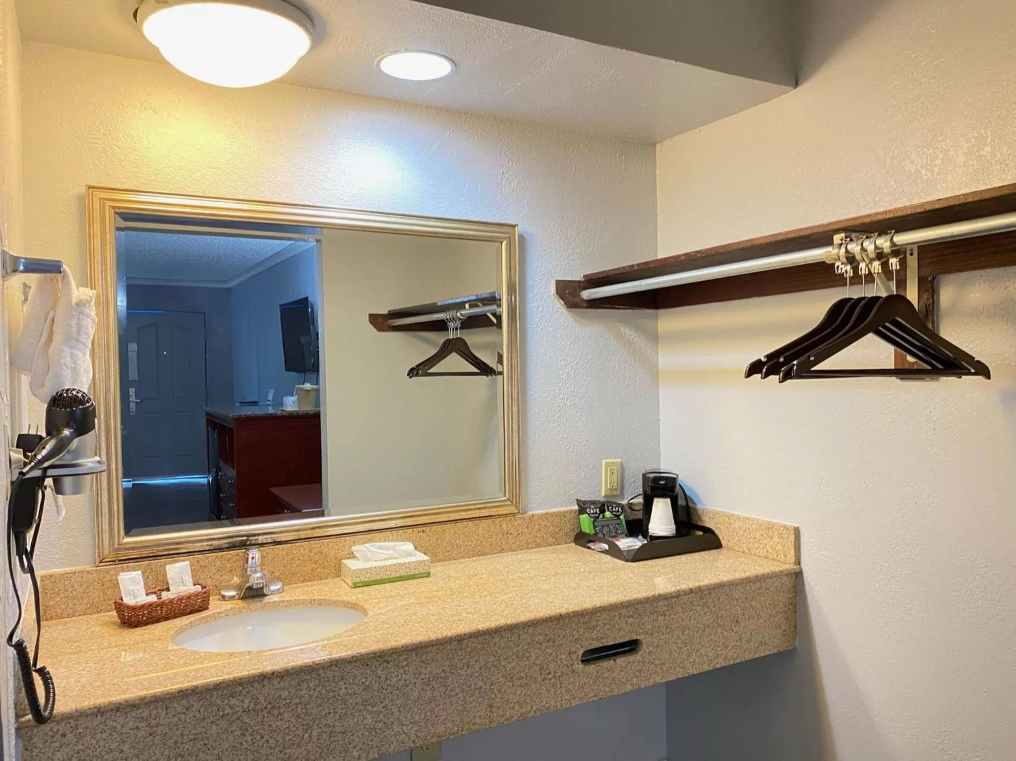 King Room - Smoking  in Quarters Inn & Suites