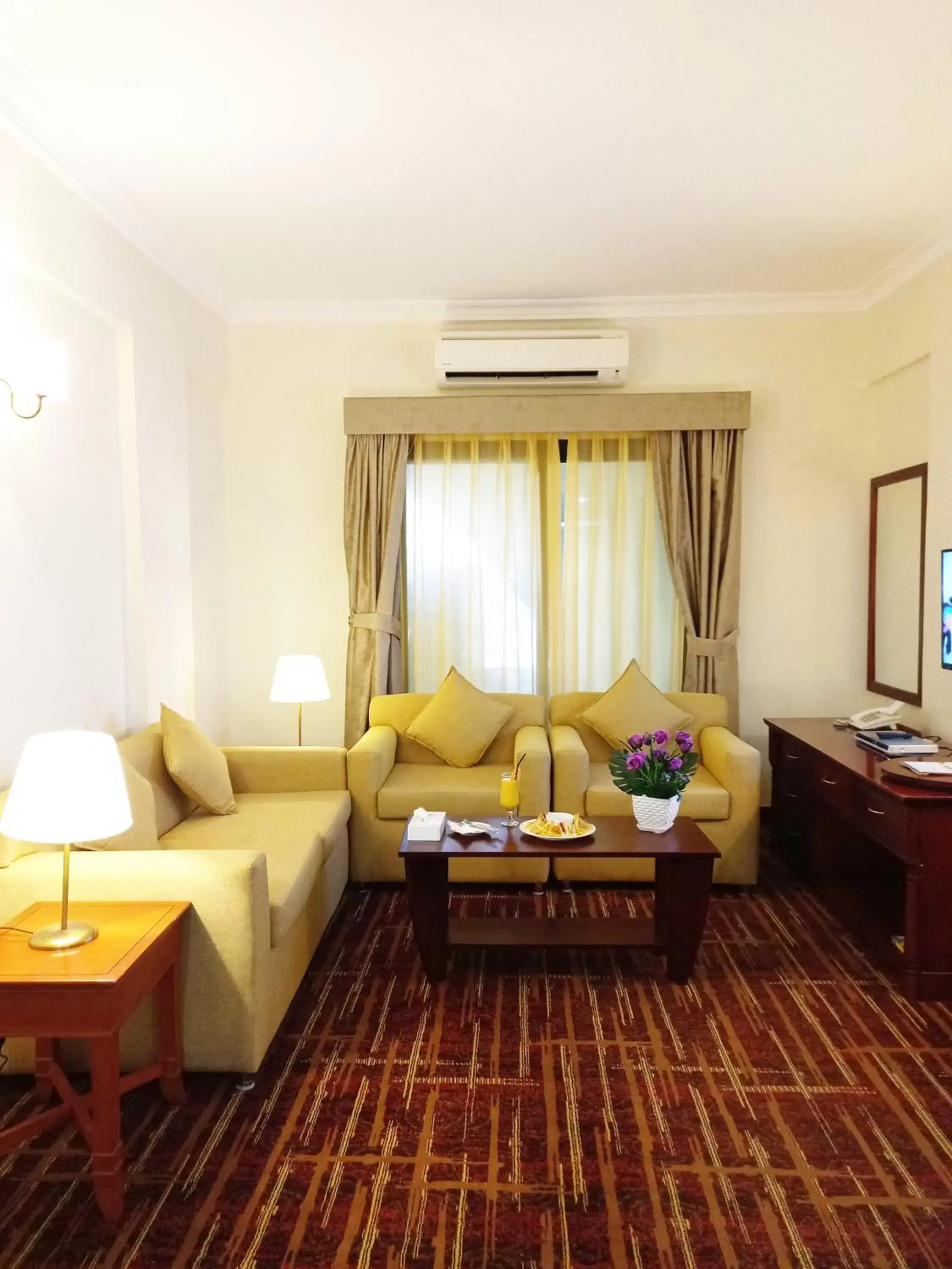 Living room, Seating Area in Al Diar Mina Hotel