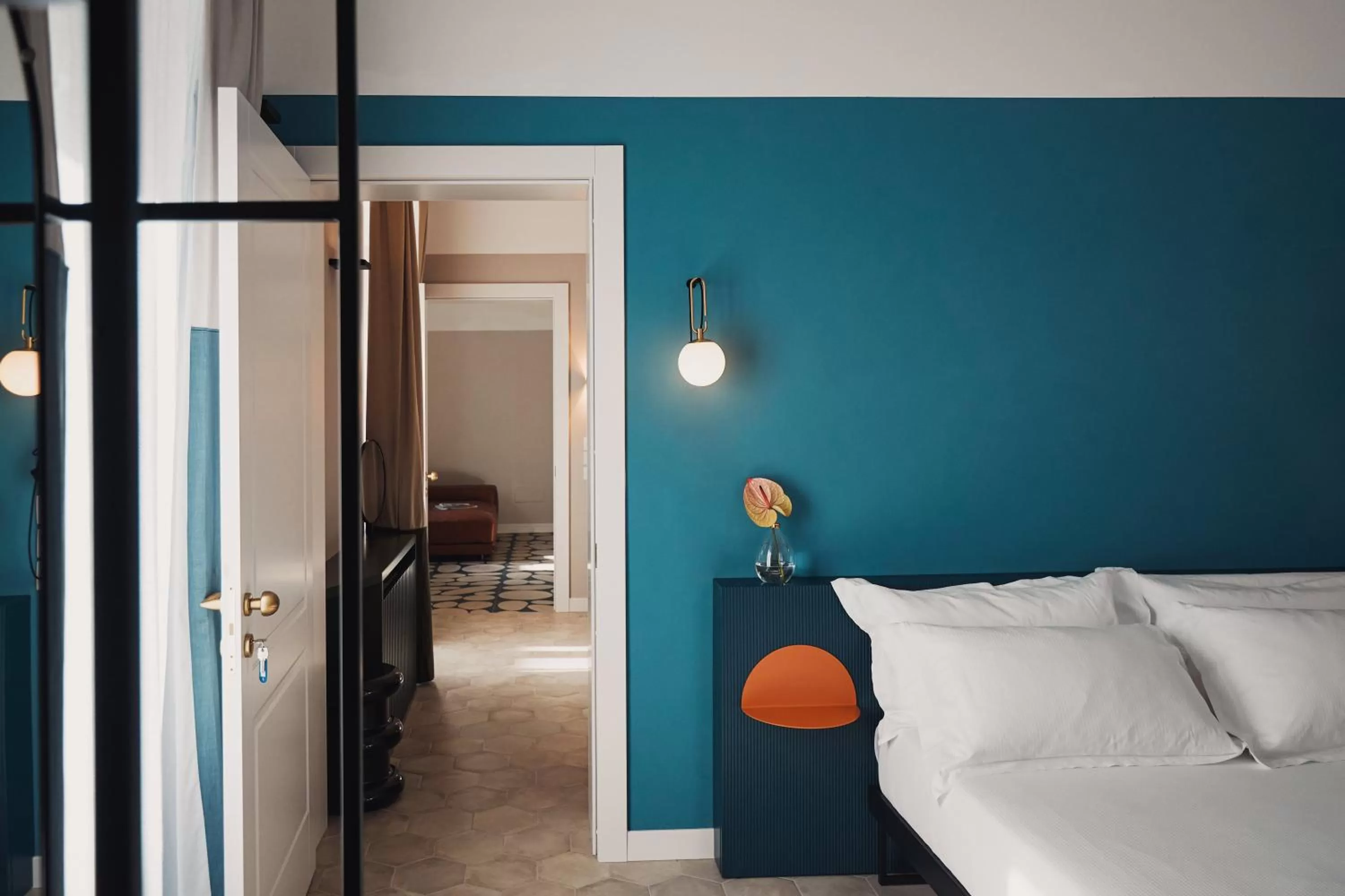 Bed, Bathroom in Volante Urban Design Hotel