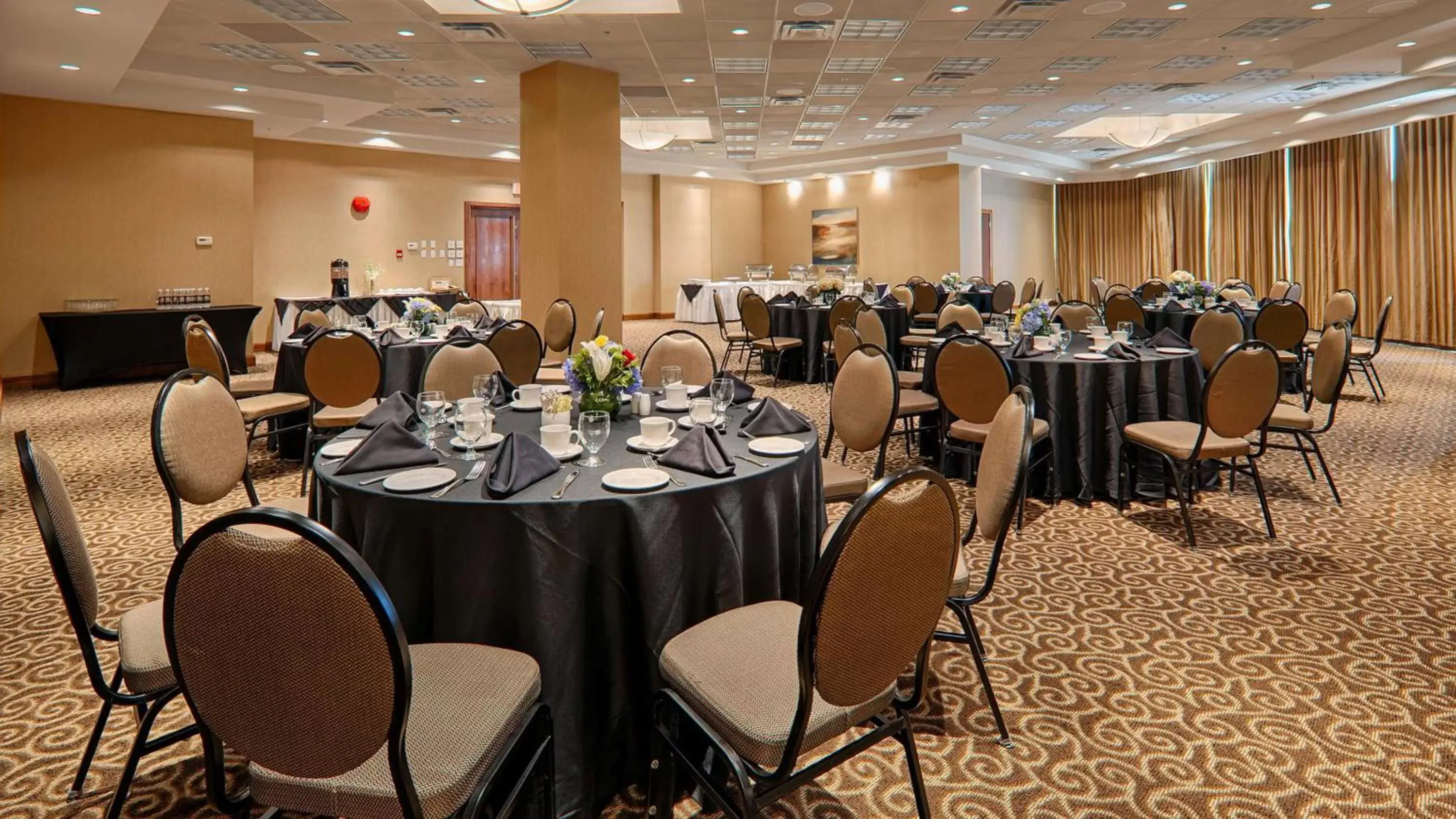 On site, Restaurant/Places to Eat in Best Western Premier Chateau Granville Hotel & Suites & Conference Centre