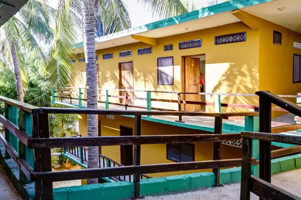 Property building in Hotel Posada Playa Manzanillo