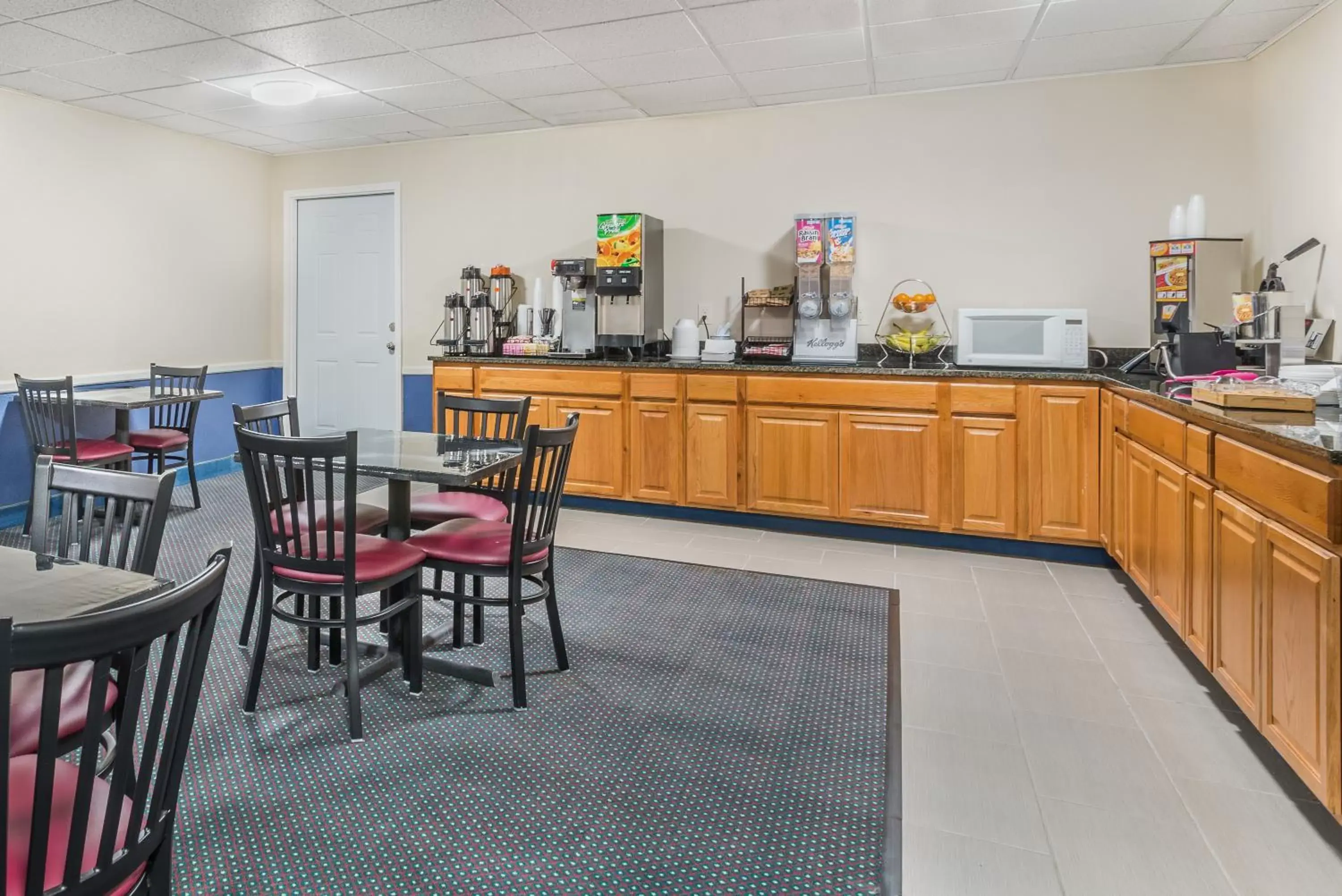 Area and facilities, Restaurant/Places to Eat in Howard Johnson by Wyndham Bangor