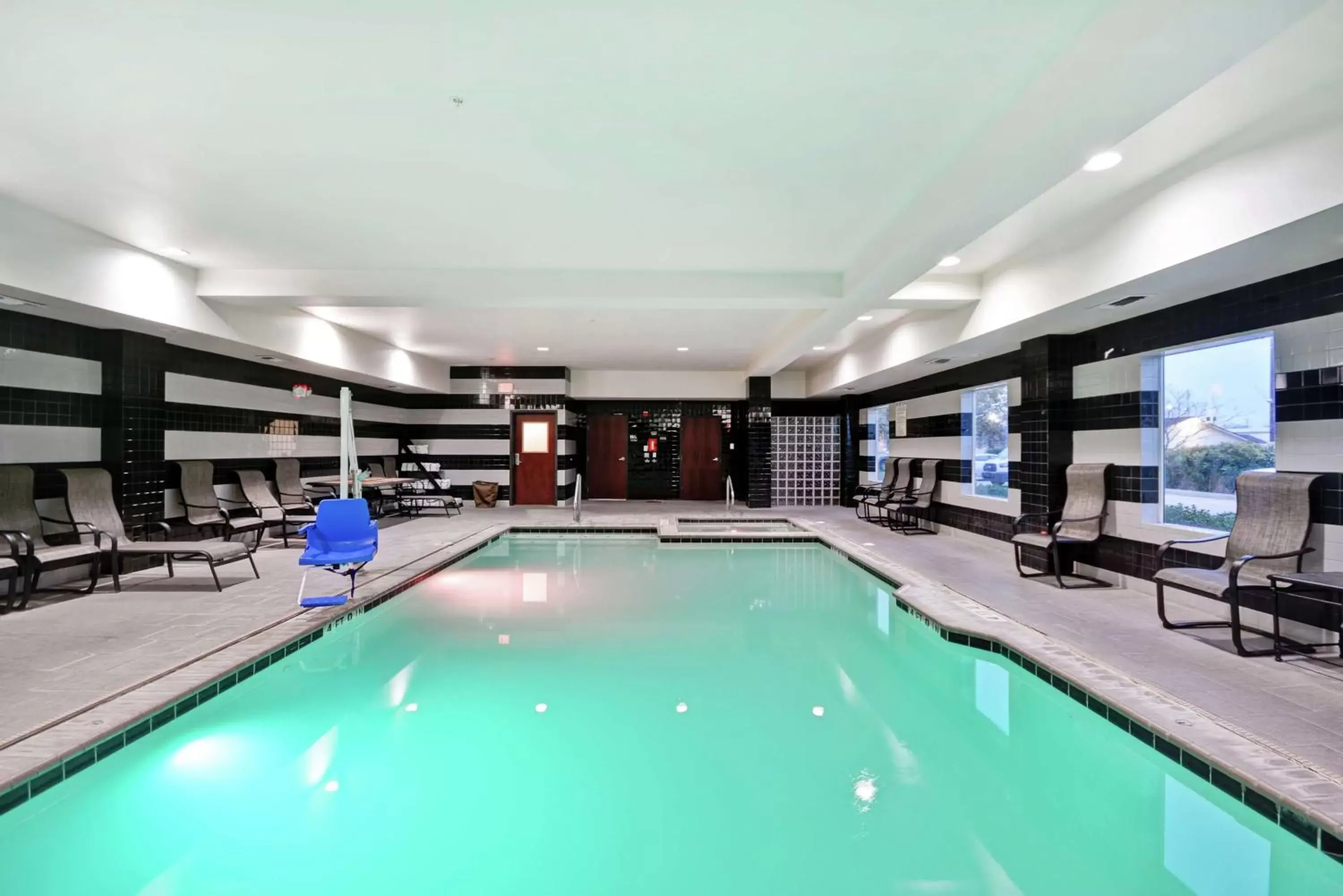 Pool view, Swimming Pool in Hampton Inn & Suites San Antonio/Northeast I-35