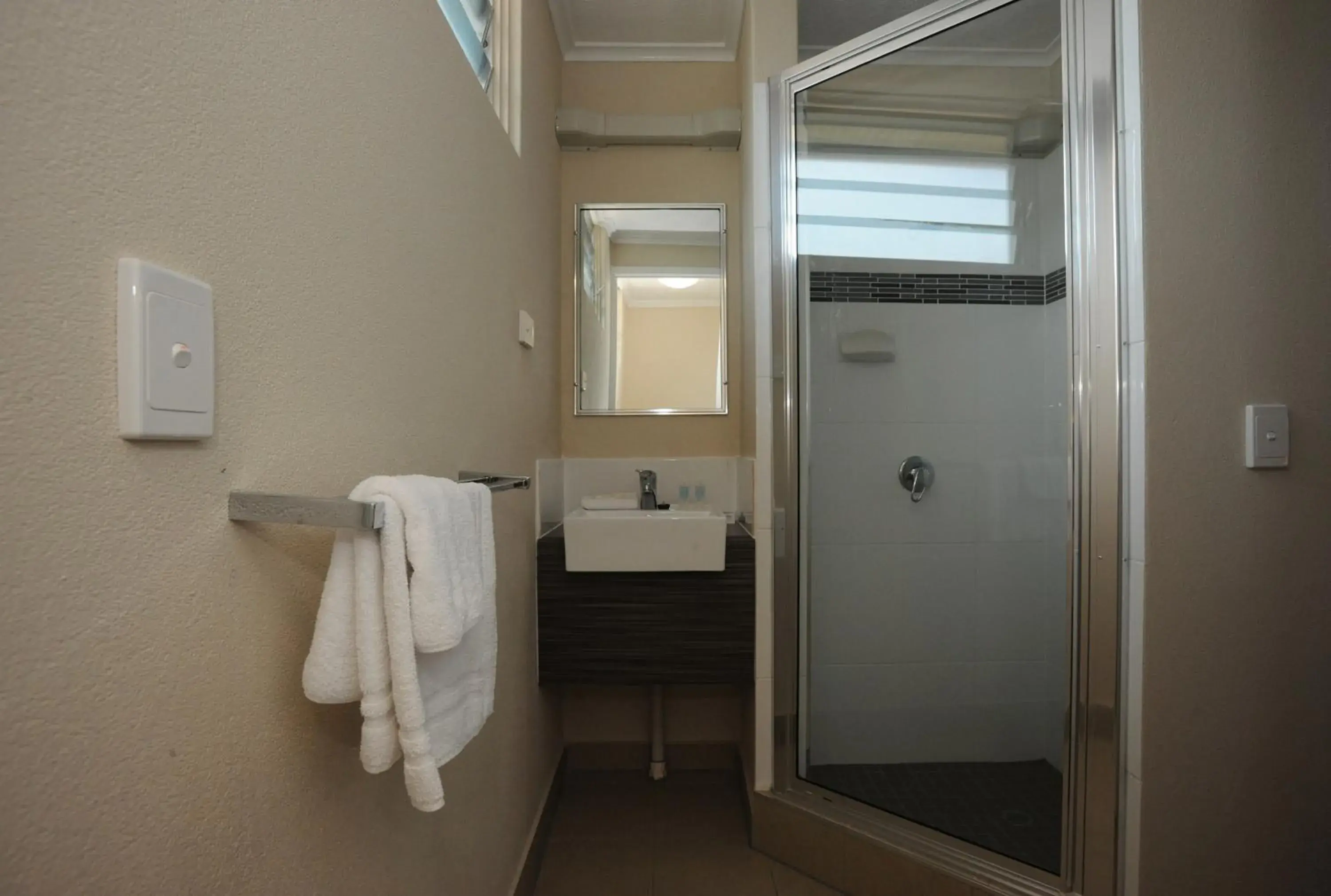 Bathroom in Shoredrive Motel