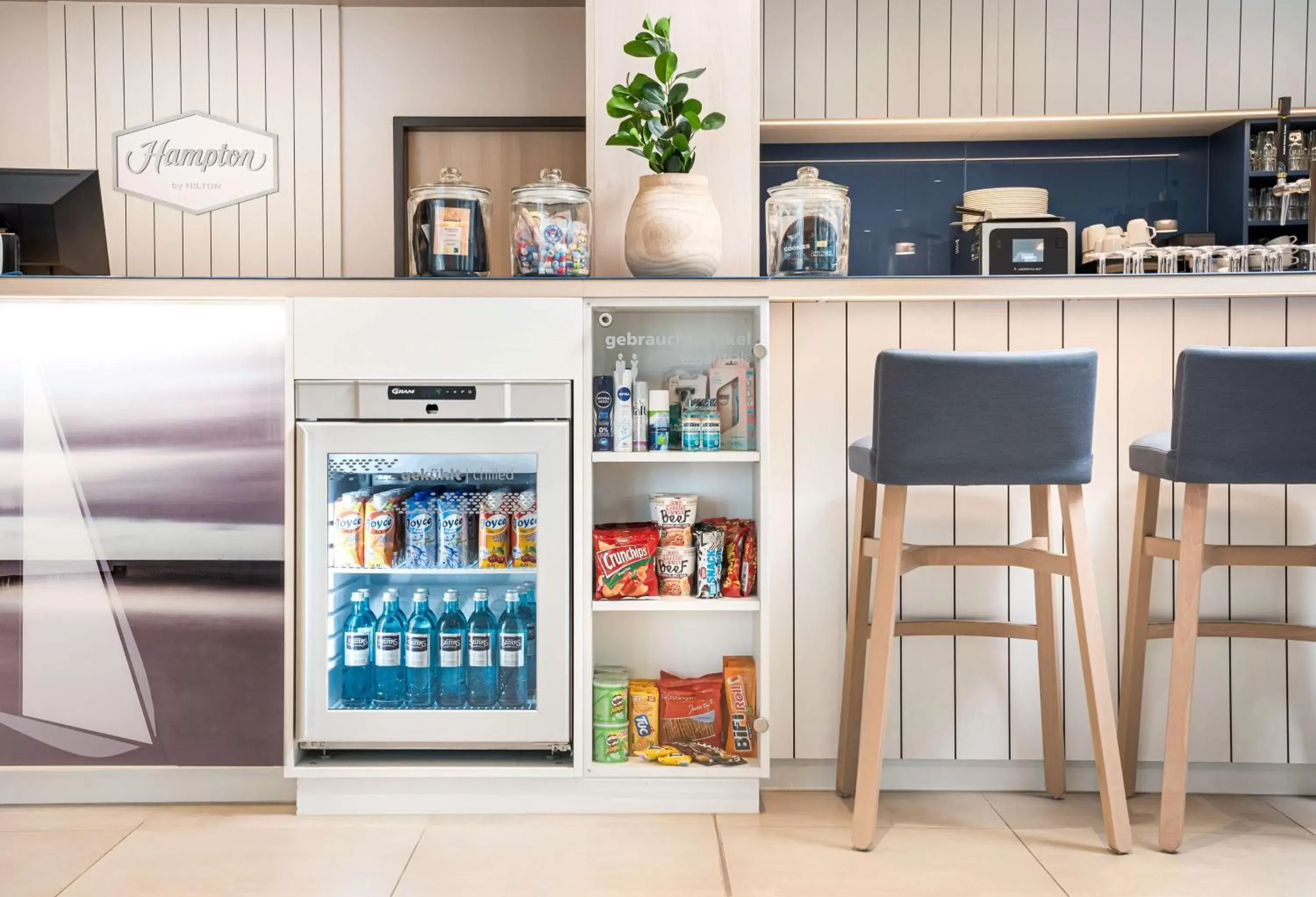 Restaurant/places to eat in Hampton By Hilton Kiel Restaurant/places to eat in Hampton By Hilton Kiel