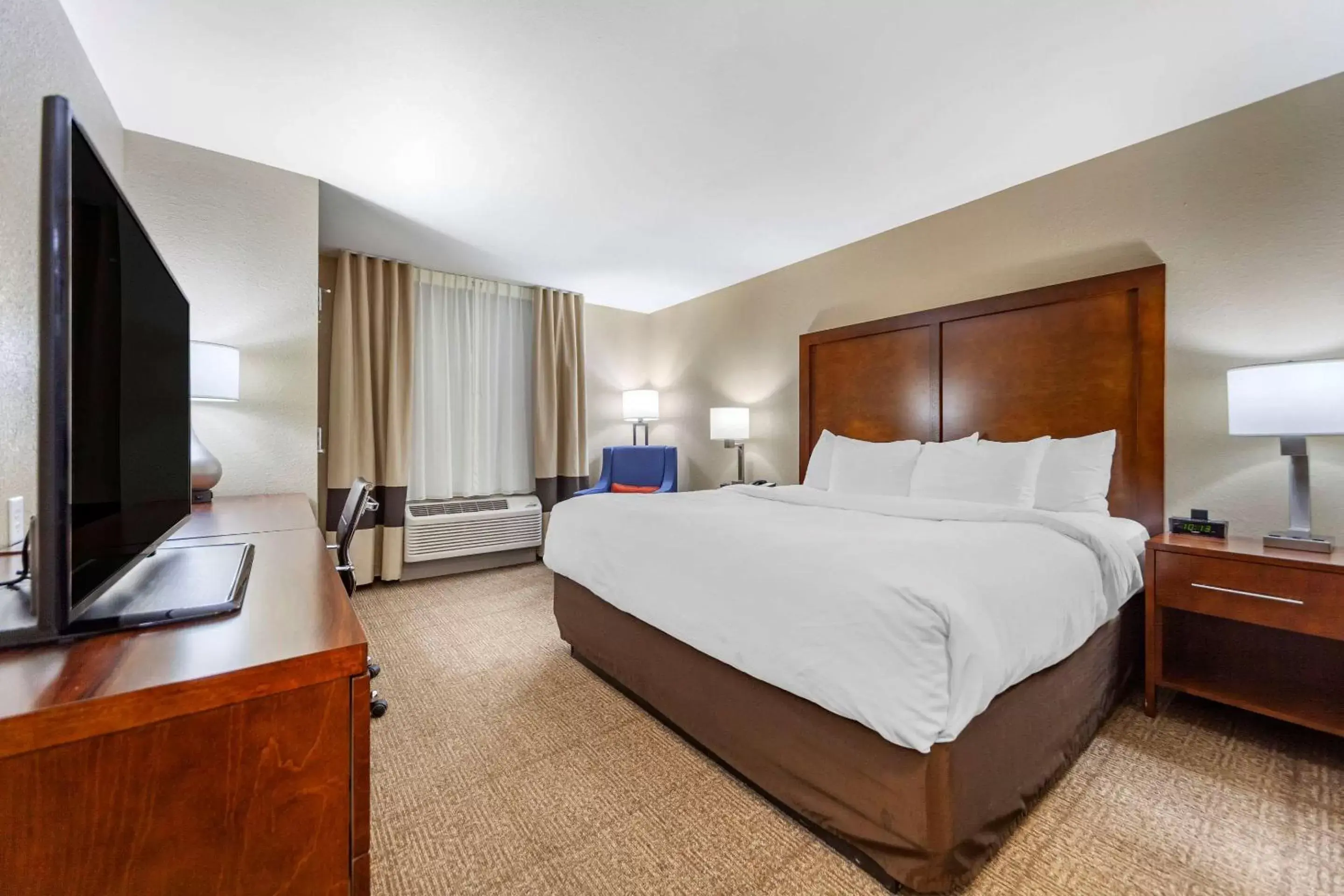 King Room - Non-Smoking in Comfort Inn & Suites Sidney I-80 King Room - Non-Smoking in Comfort Inn & Suites Sidney I-80