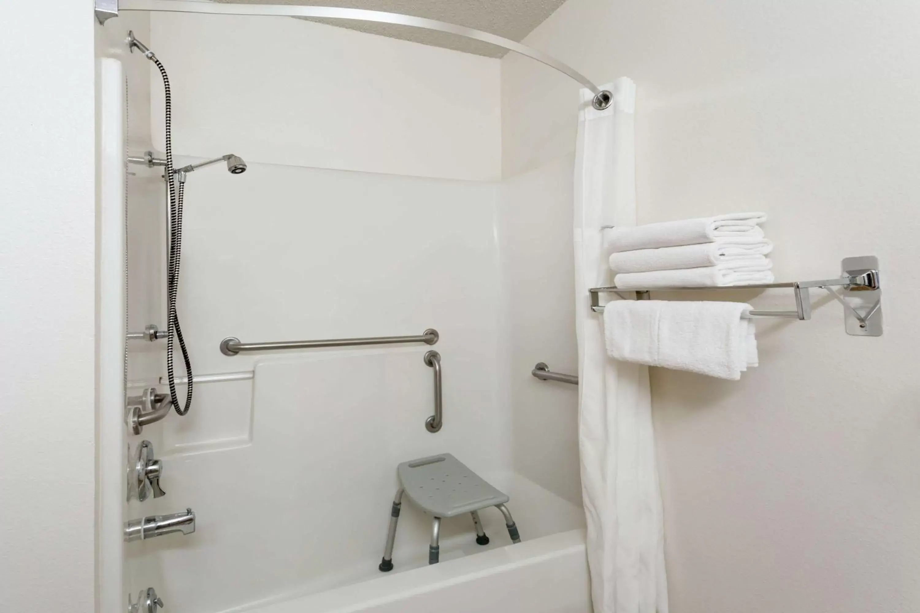 Photo of the whole room, Bathroom in Baymont by Wyndham Bozeman