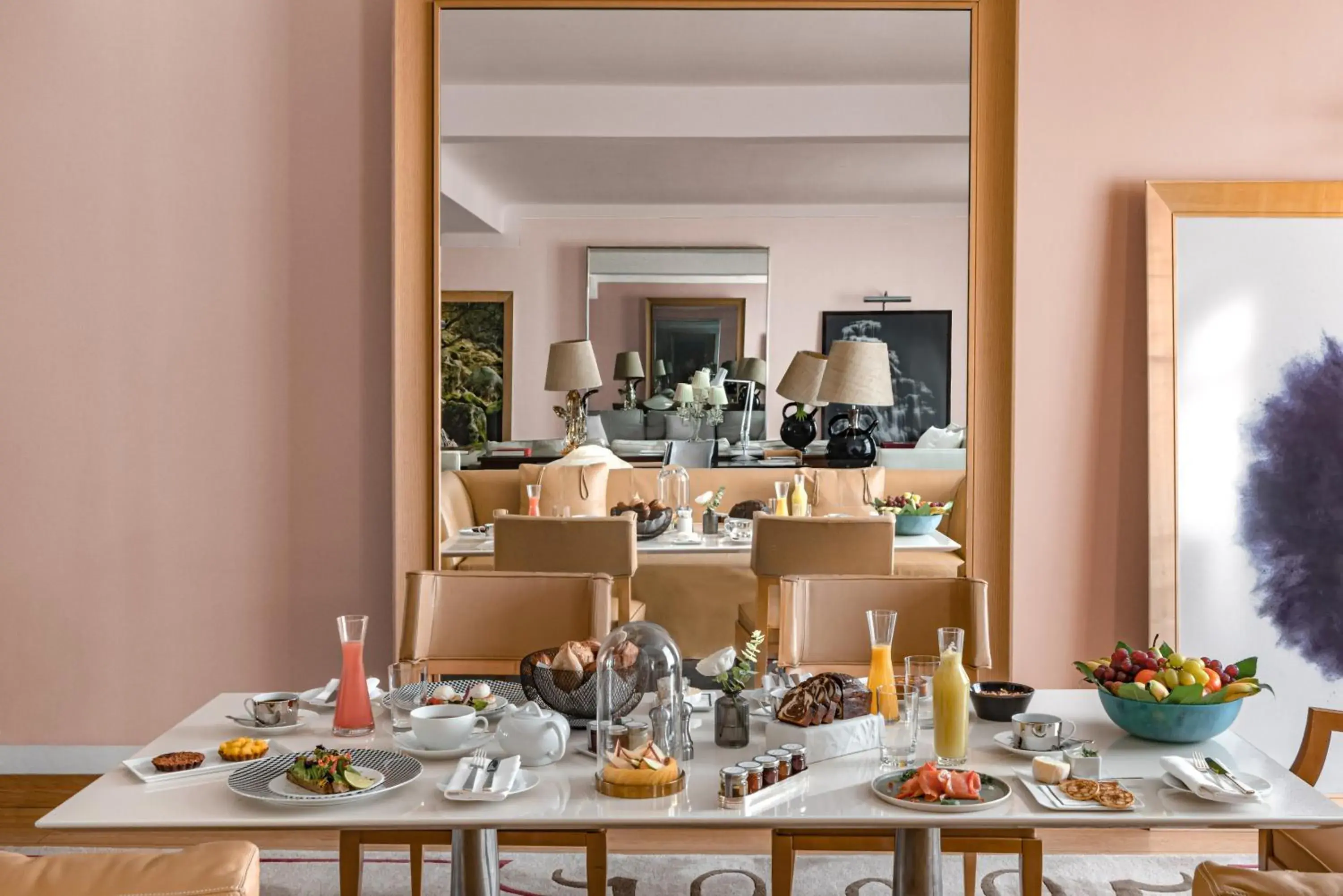 Living room, Restaurant/Places to Eat in Le Royal Monceau Hotel Raffles Paris