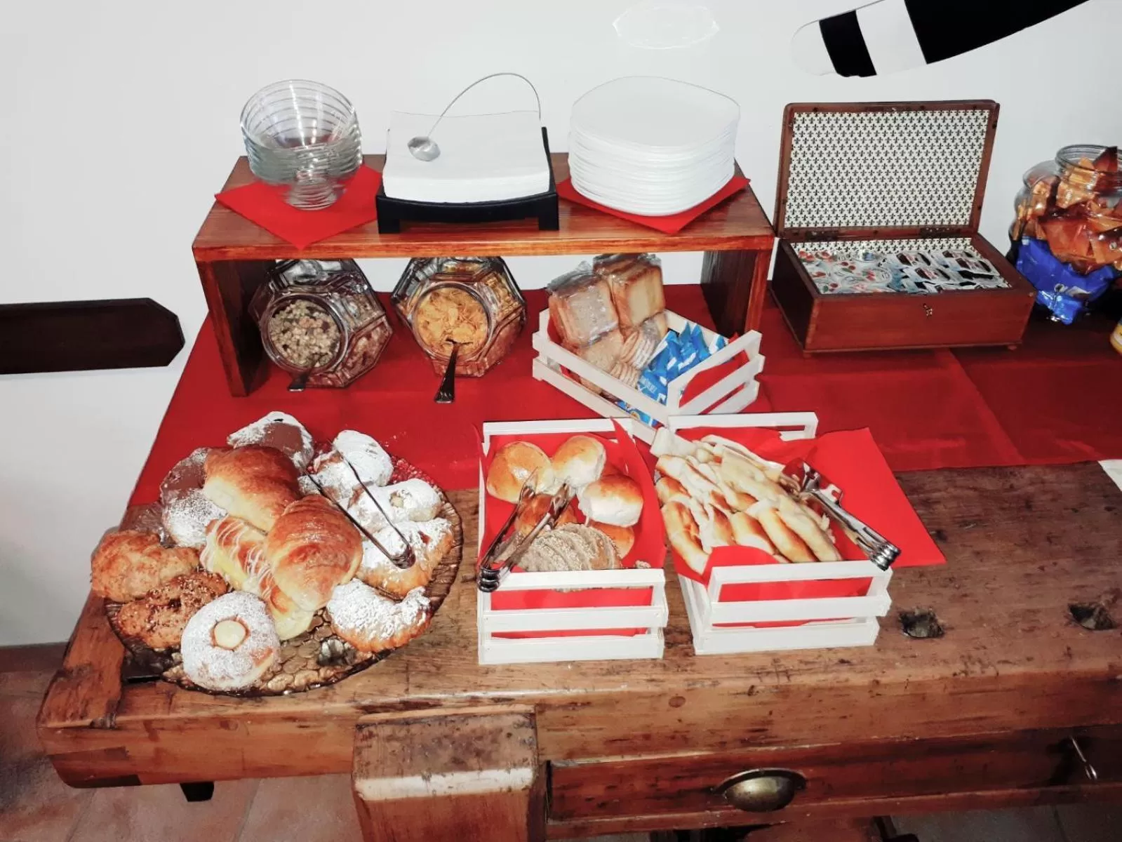 Buffet breakfast in Bed & Breakfast 4U PARCHEGGIO INTERNO