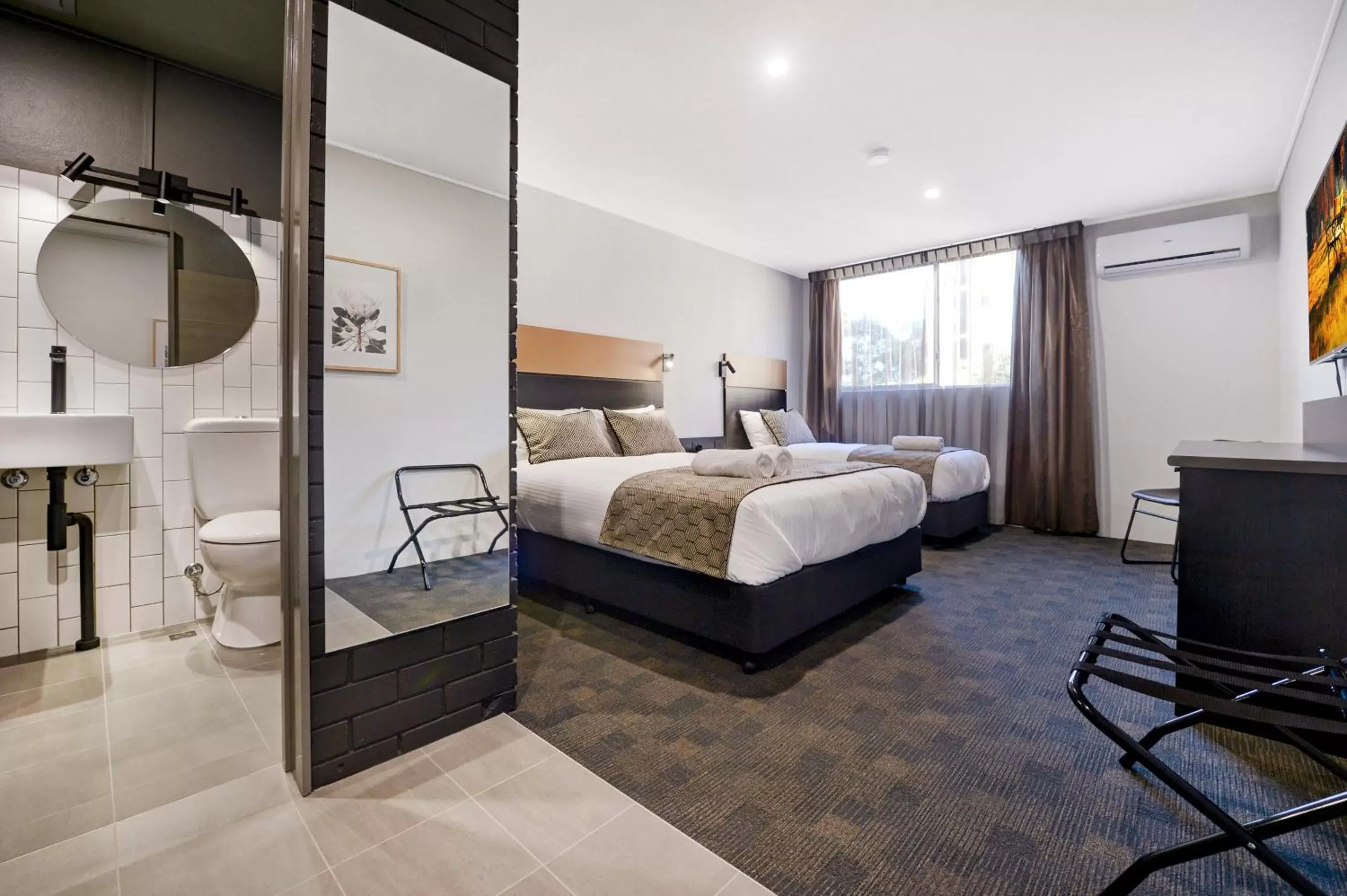 Photo of the whole room, Bed in CBD Motor Inn