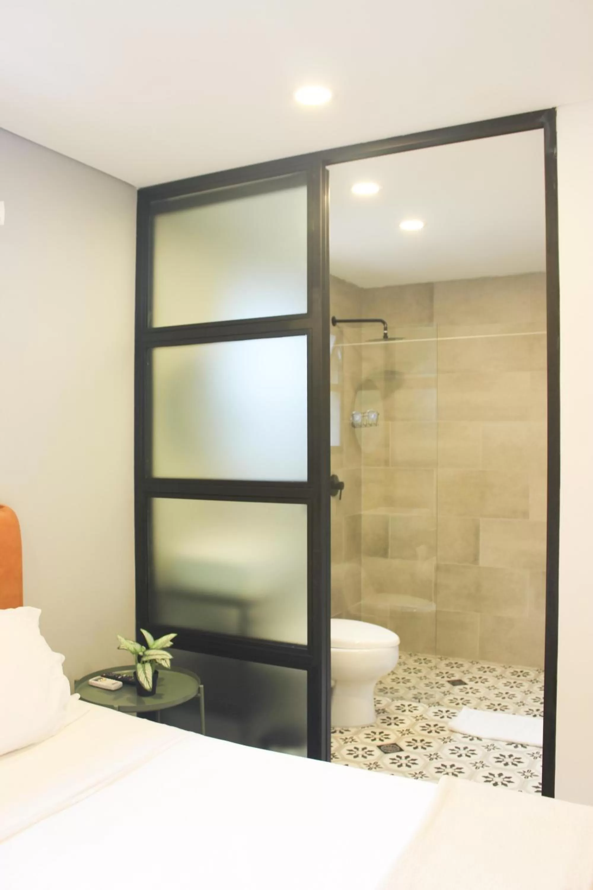 Shower, Bed in 574 Hotel