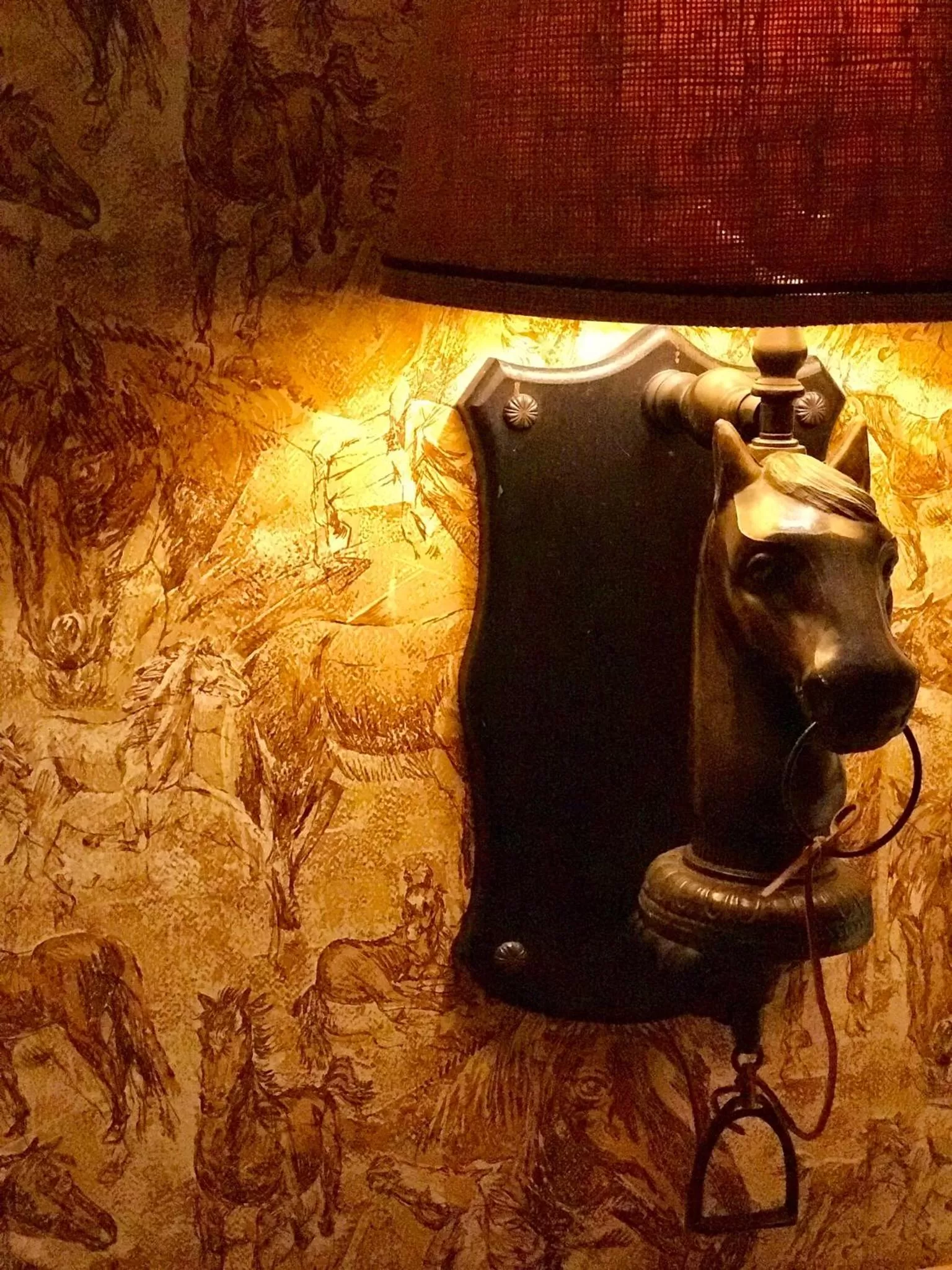 Dame Fortune's Cottage Court