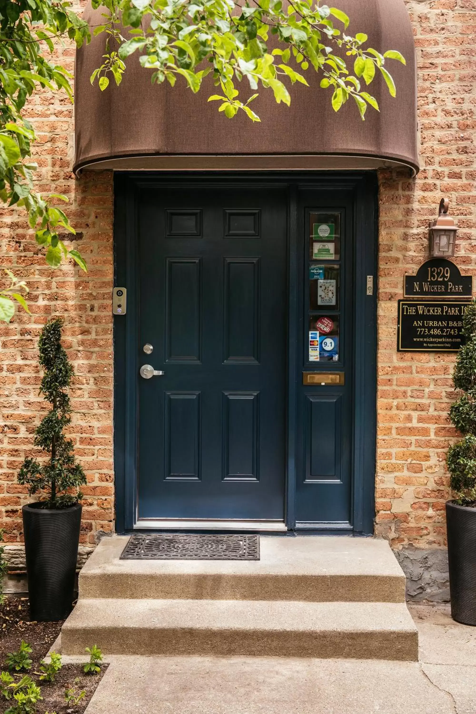 Facade/entrance in Wicker Park Inn