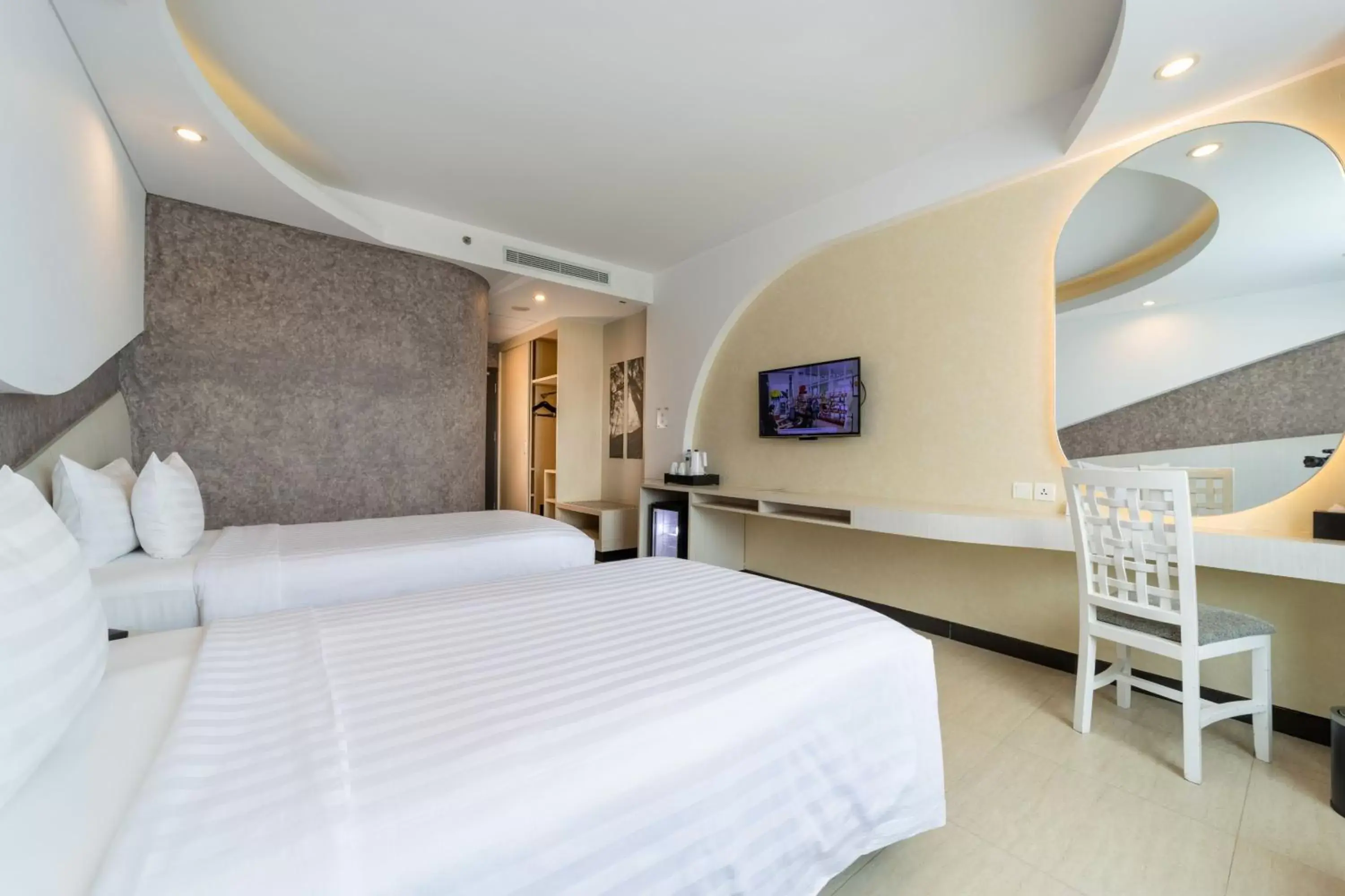 Bedroom, Bed in ASTON Cirebon Hotel and Convention Center