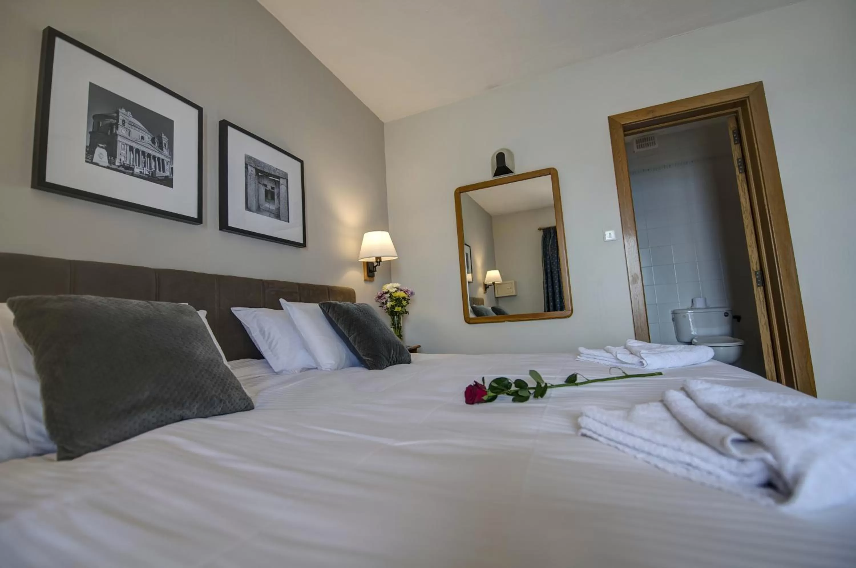 Bed in Sliema Chalet Hotel