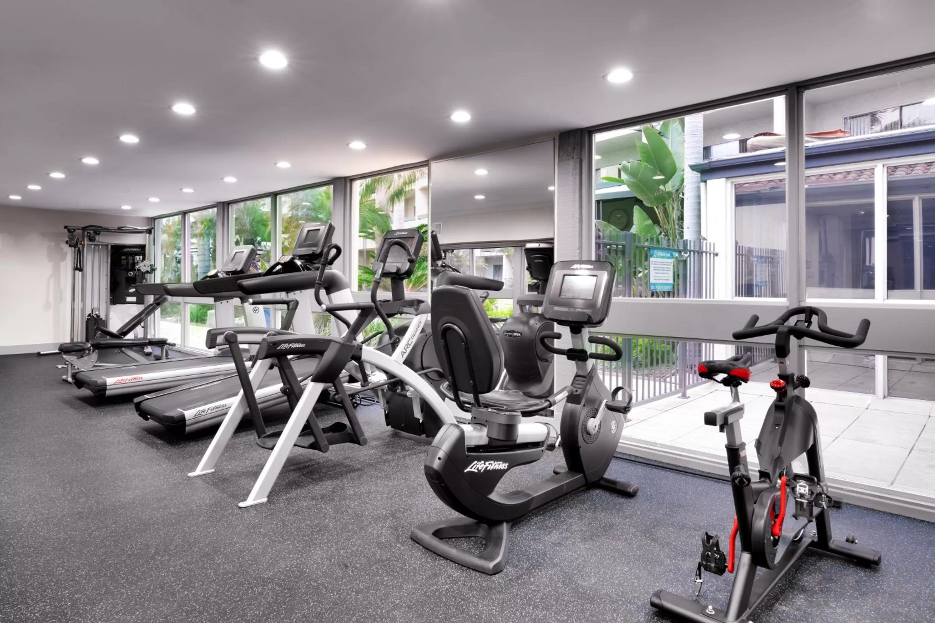 Fitness centre/facilities in Atrium Hotel Orange County