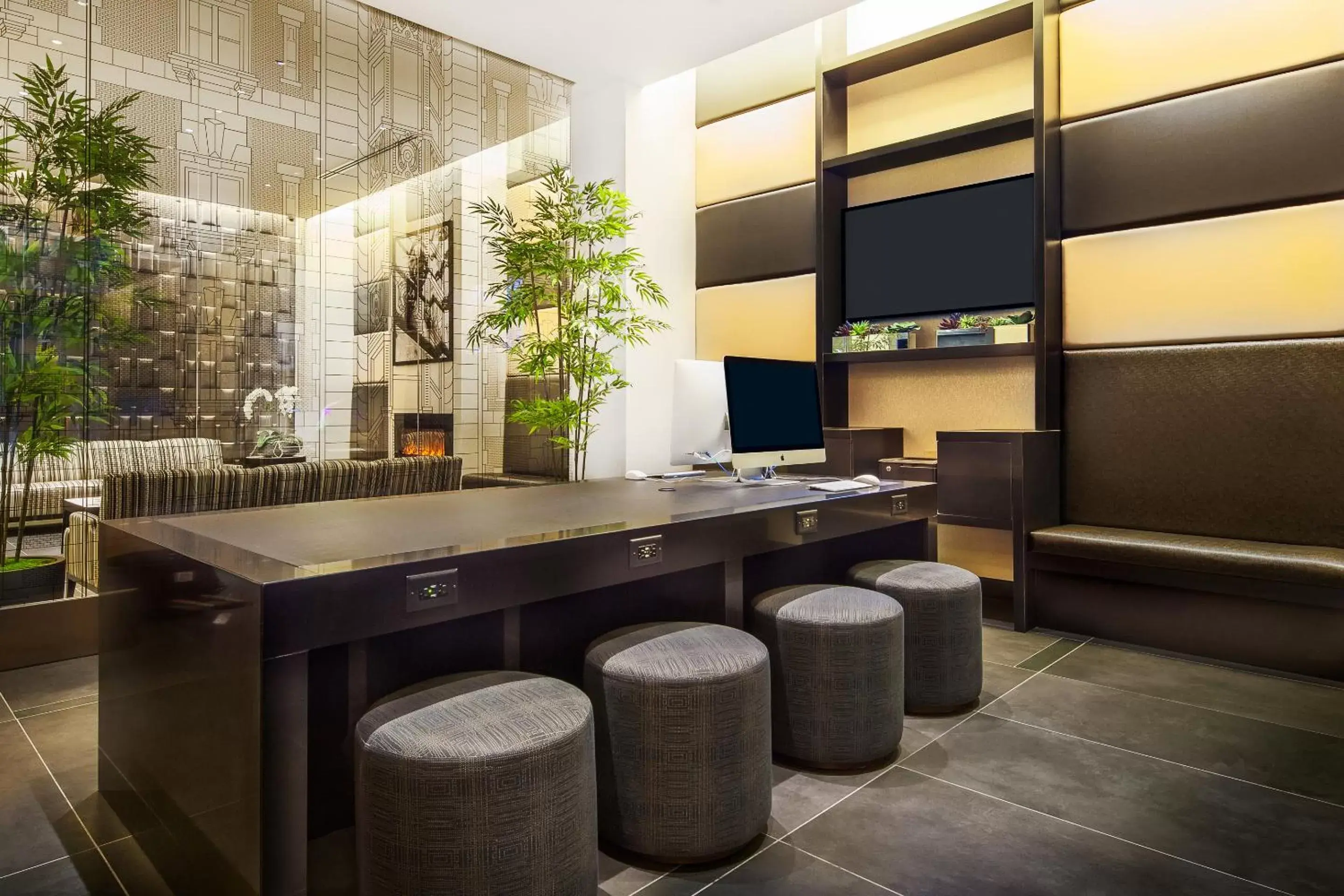 Business facilities in The Hotel at Fifth Avenue