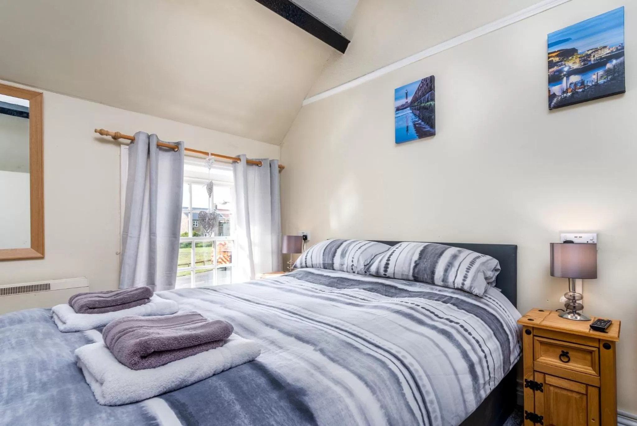 Photo of the whole room, Bed in The Witching Post Inn