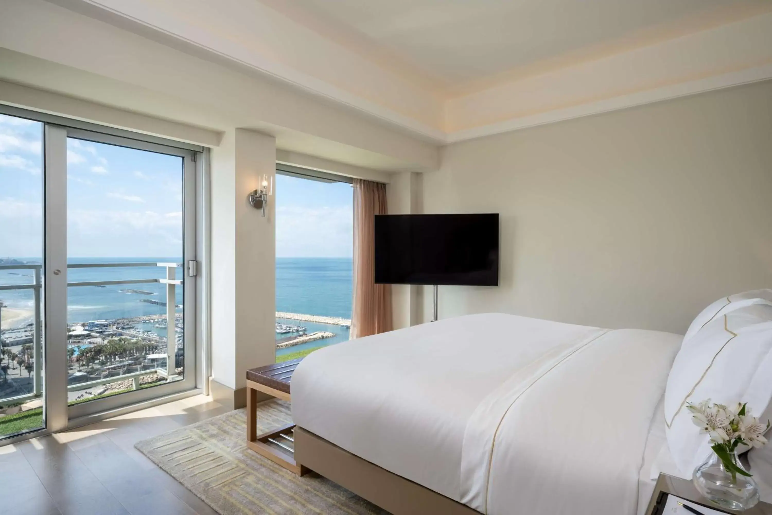 Bed in The Vista At Hilton Tel Aviv