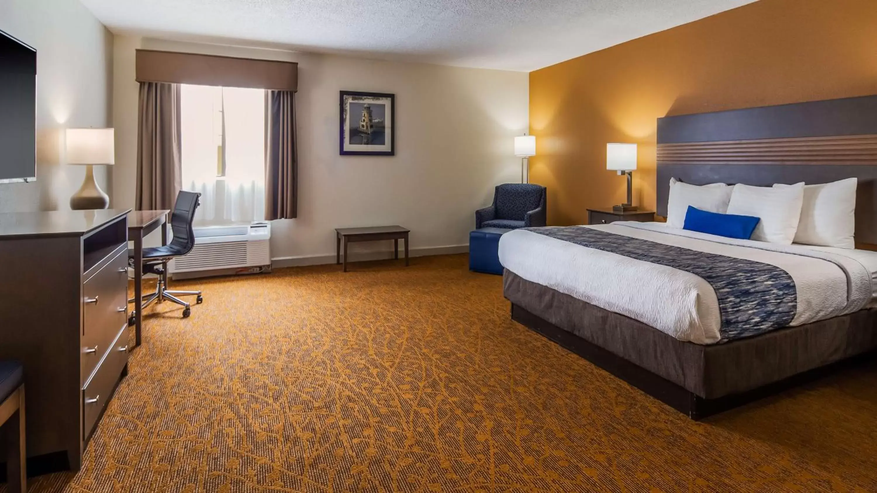 Photo of the whole room, Bed in Best Western Plus Cypress Creek