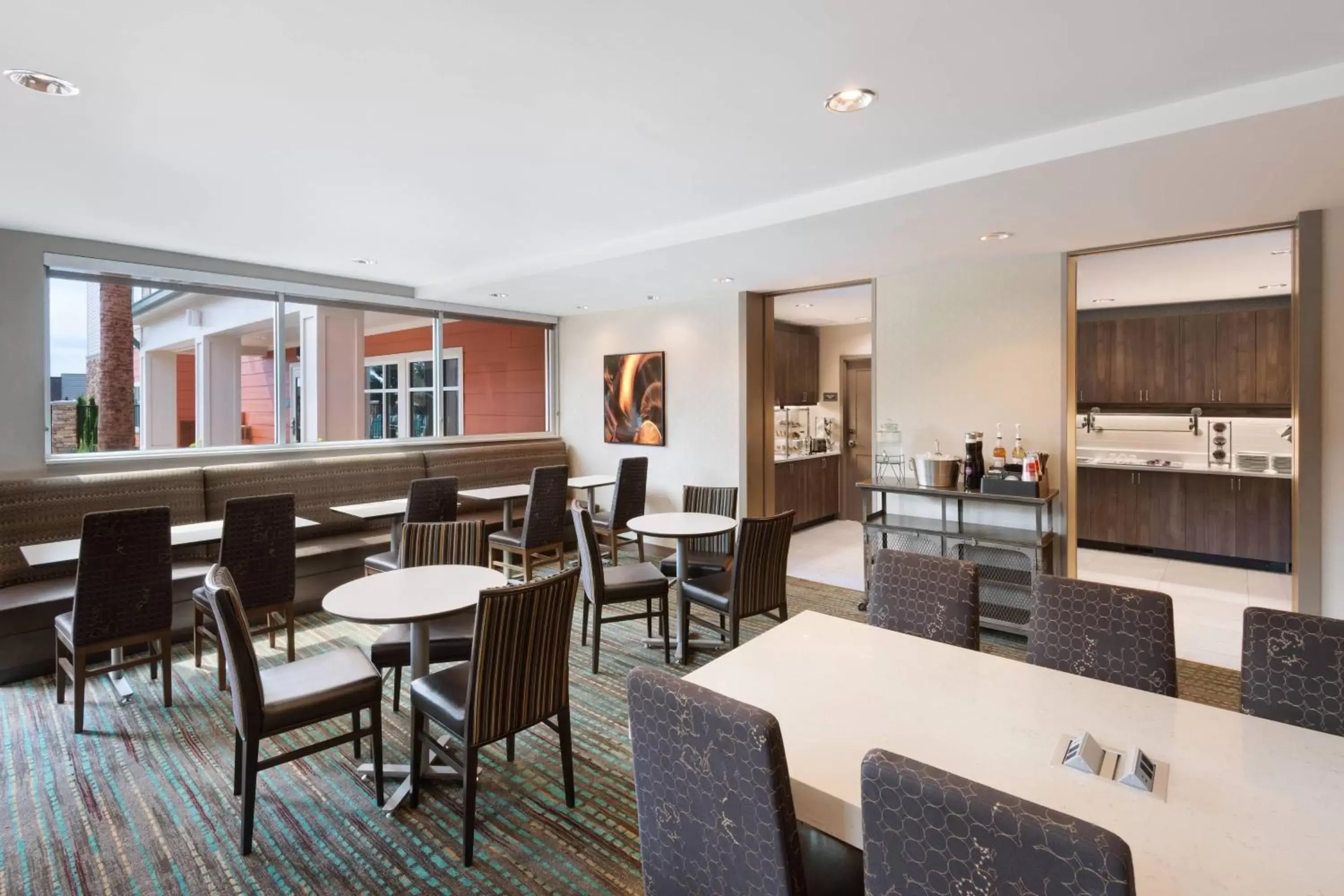 Breakfast, Restaurant/Places to Eat in Residence Inn by Marriott Spartanburg Westgate
