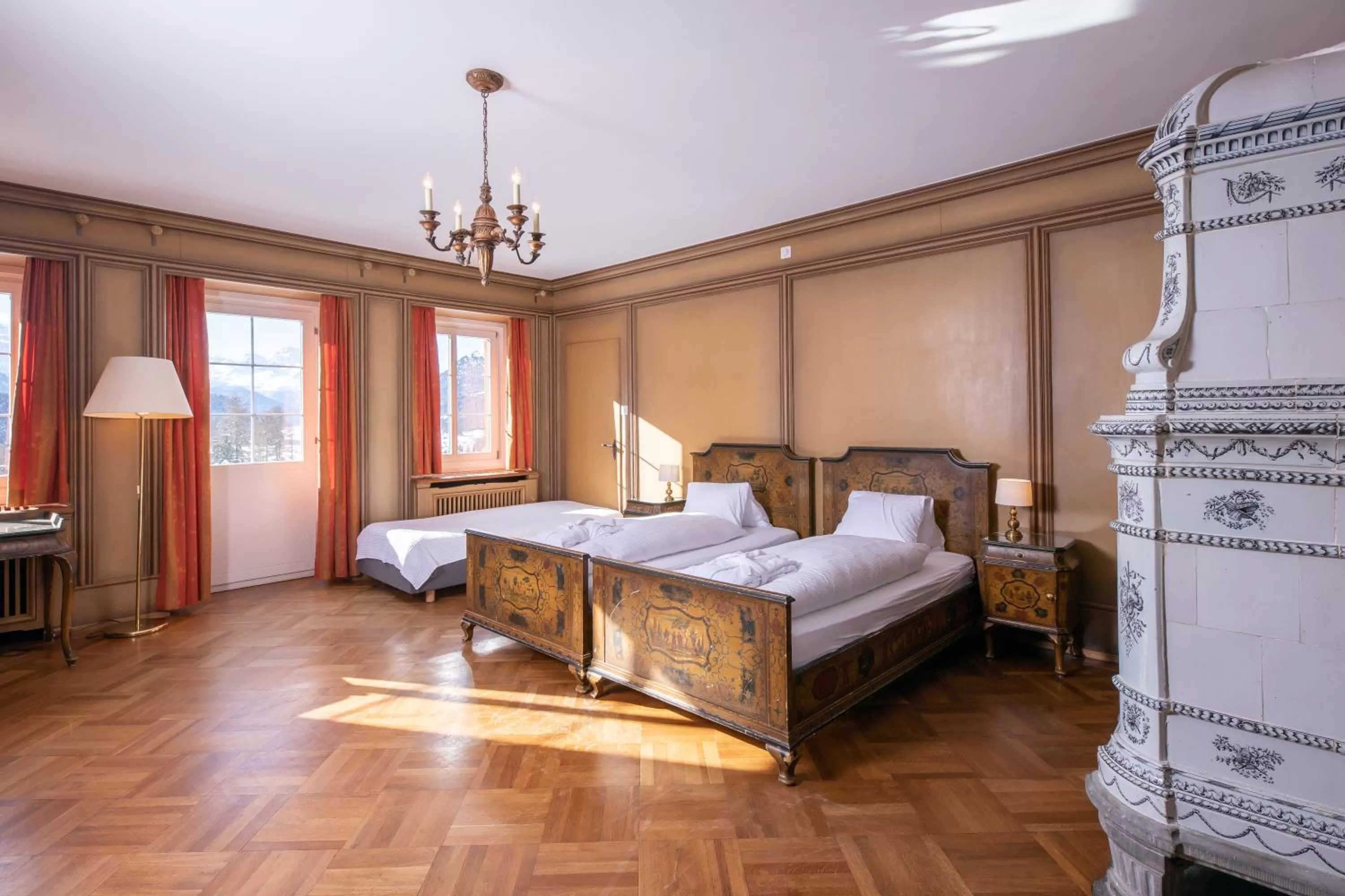 Bedroom, Bed in Hotel Chesa Spuondas