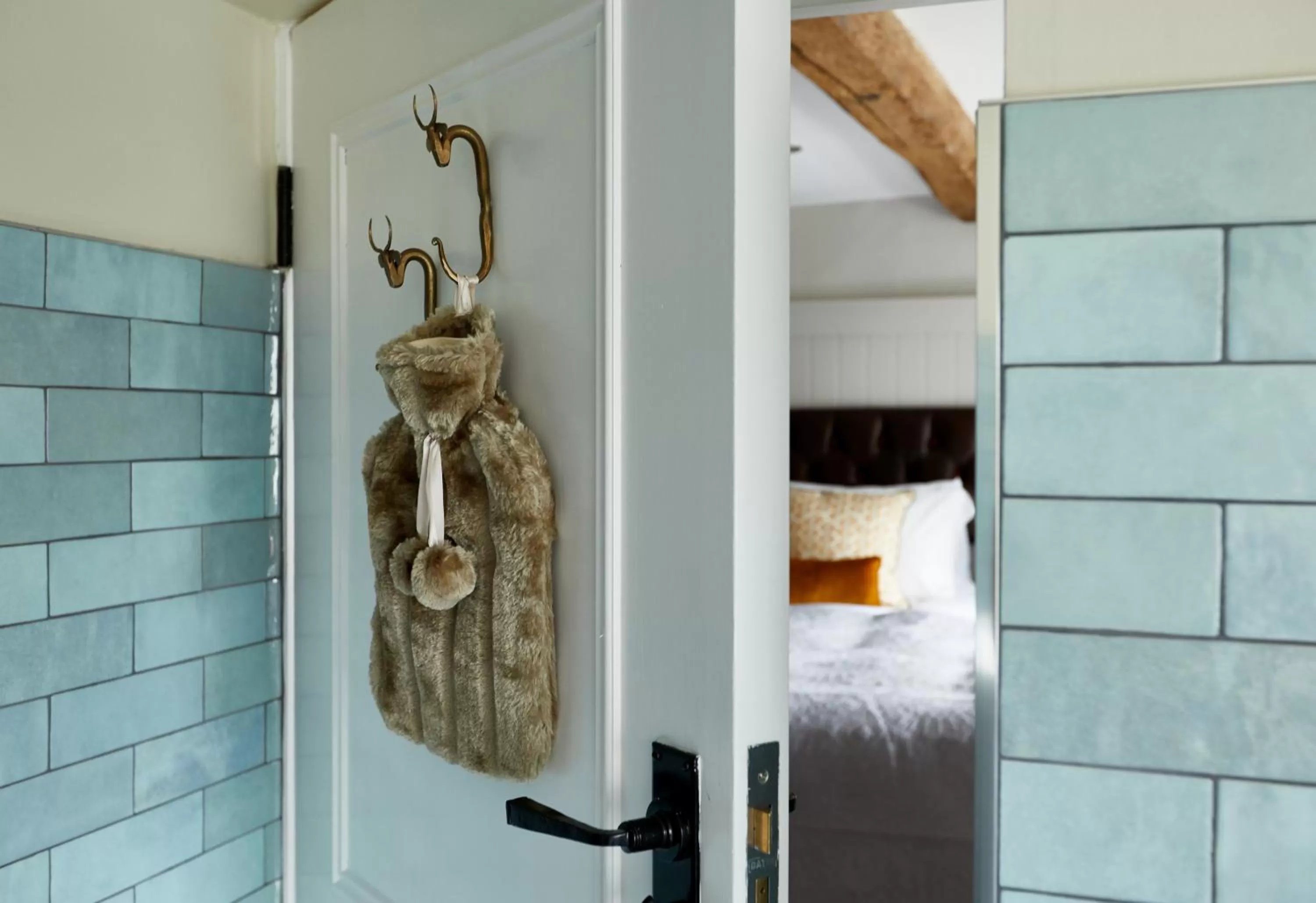 Bedroom, Bed in The Crown Inn, Church Enstone