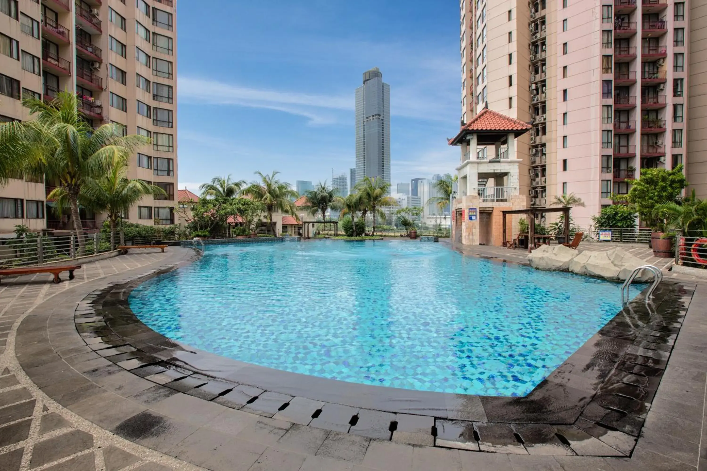 Swimming Pool in Horison Suite Residences Rasuna Jakarta