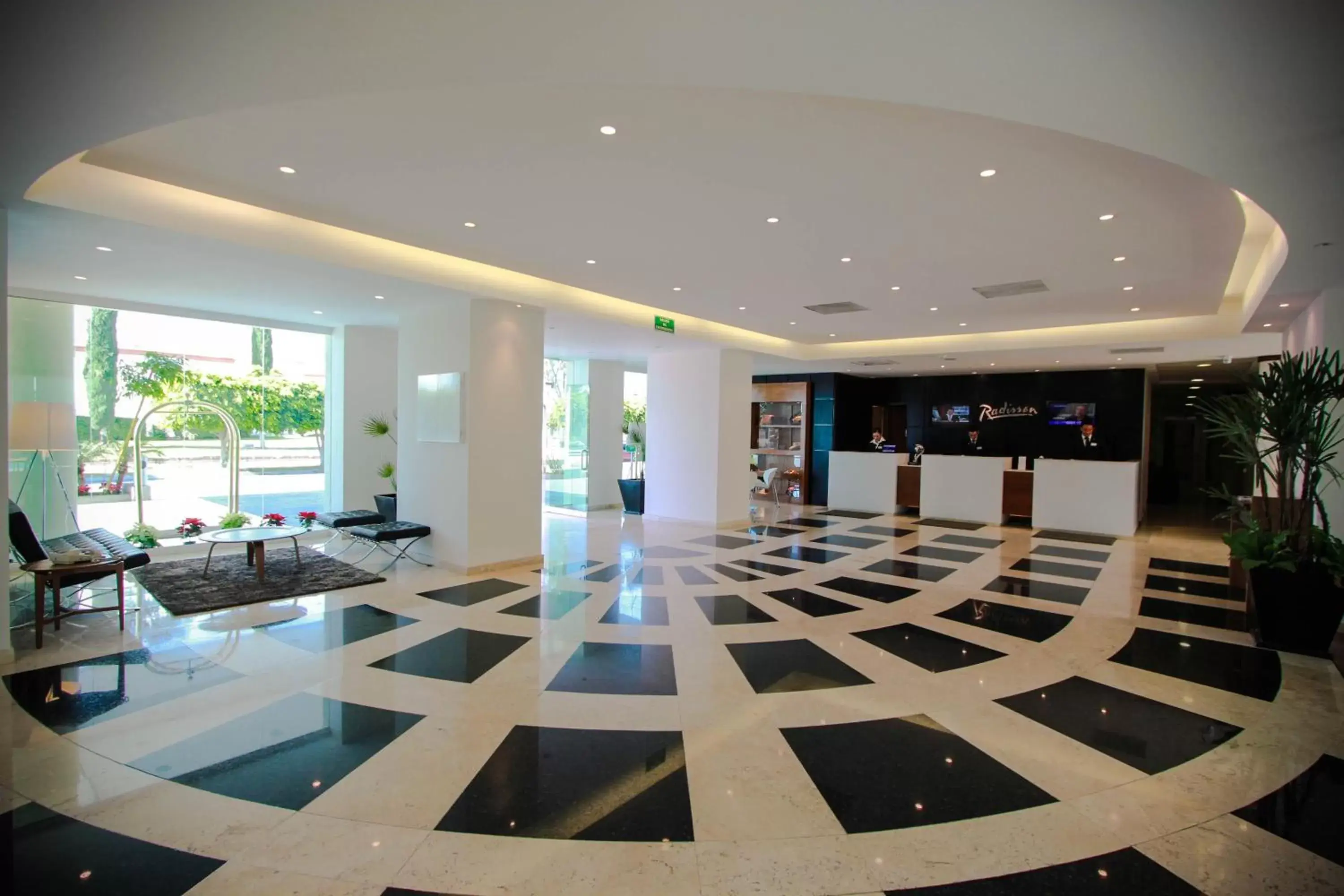 Lobby or reception in Radisson Poliforum Plaza Hotel Leon