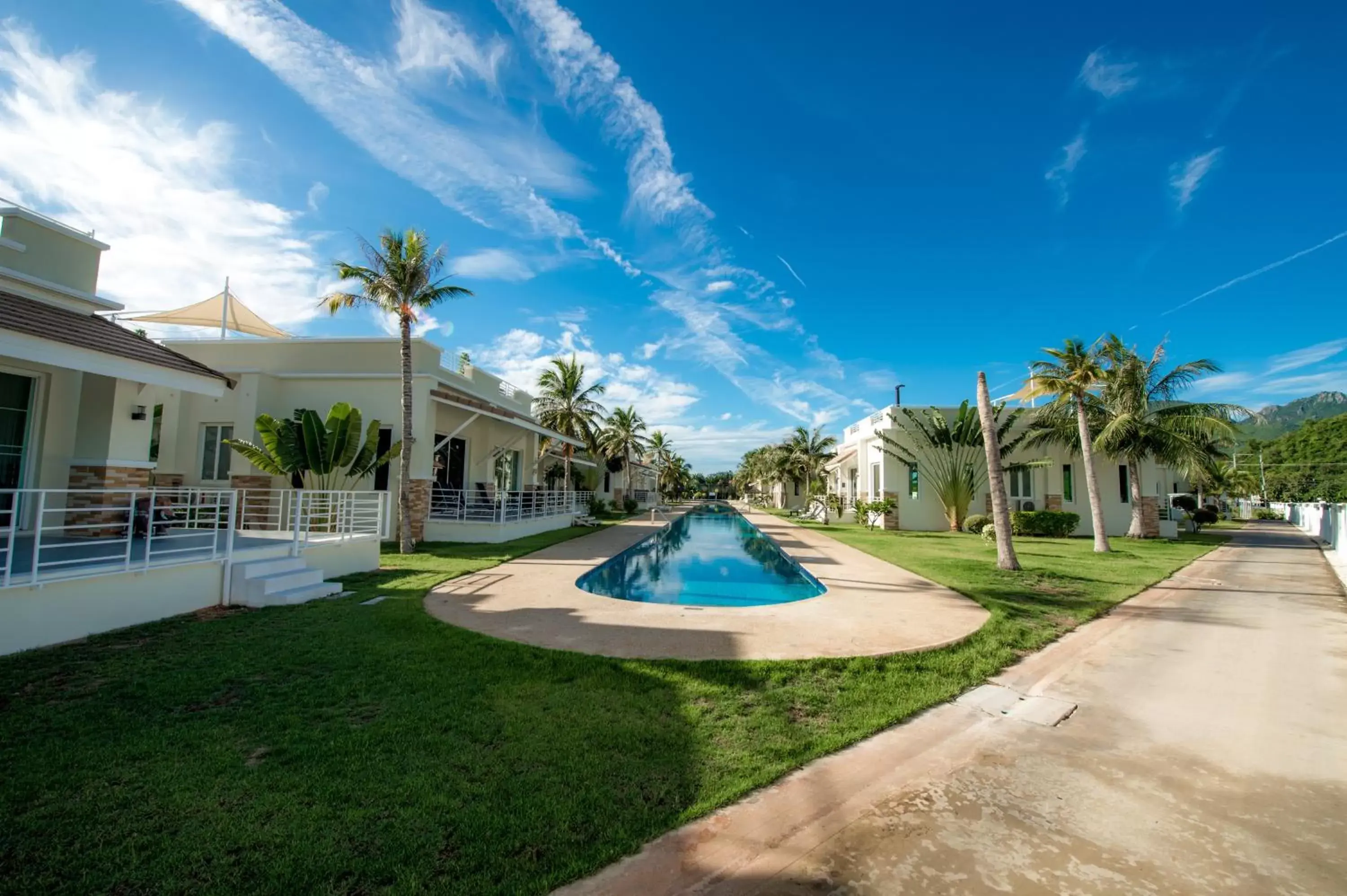 Area and facilities, Garden in Oriental Beach Pearl Resort