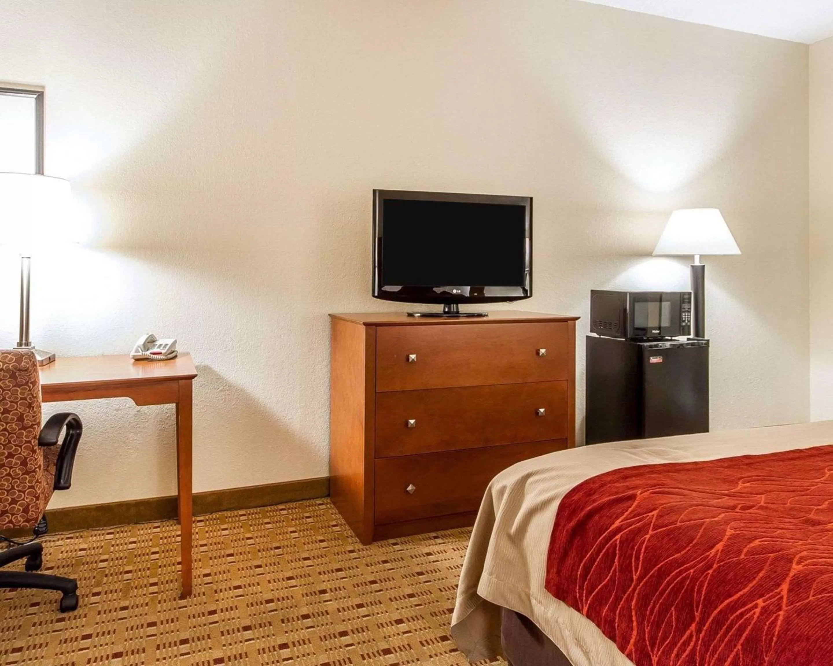 Quality Inn & Suites Eau Claire University Area