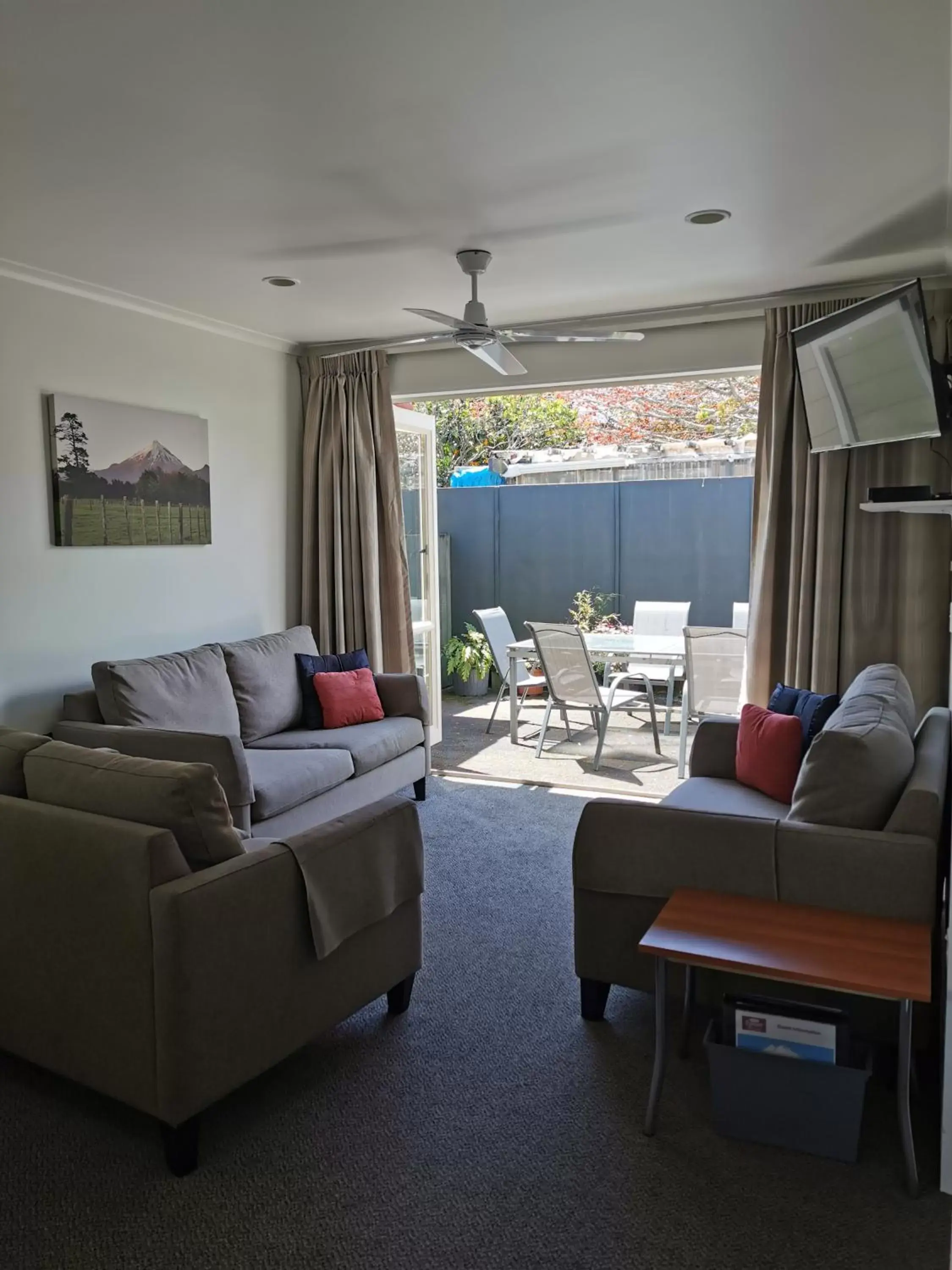 Seating Area in Bks Egmont Motor Lodge