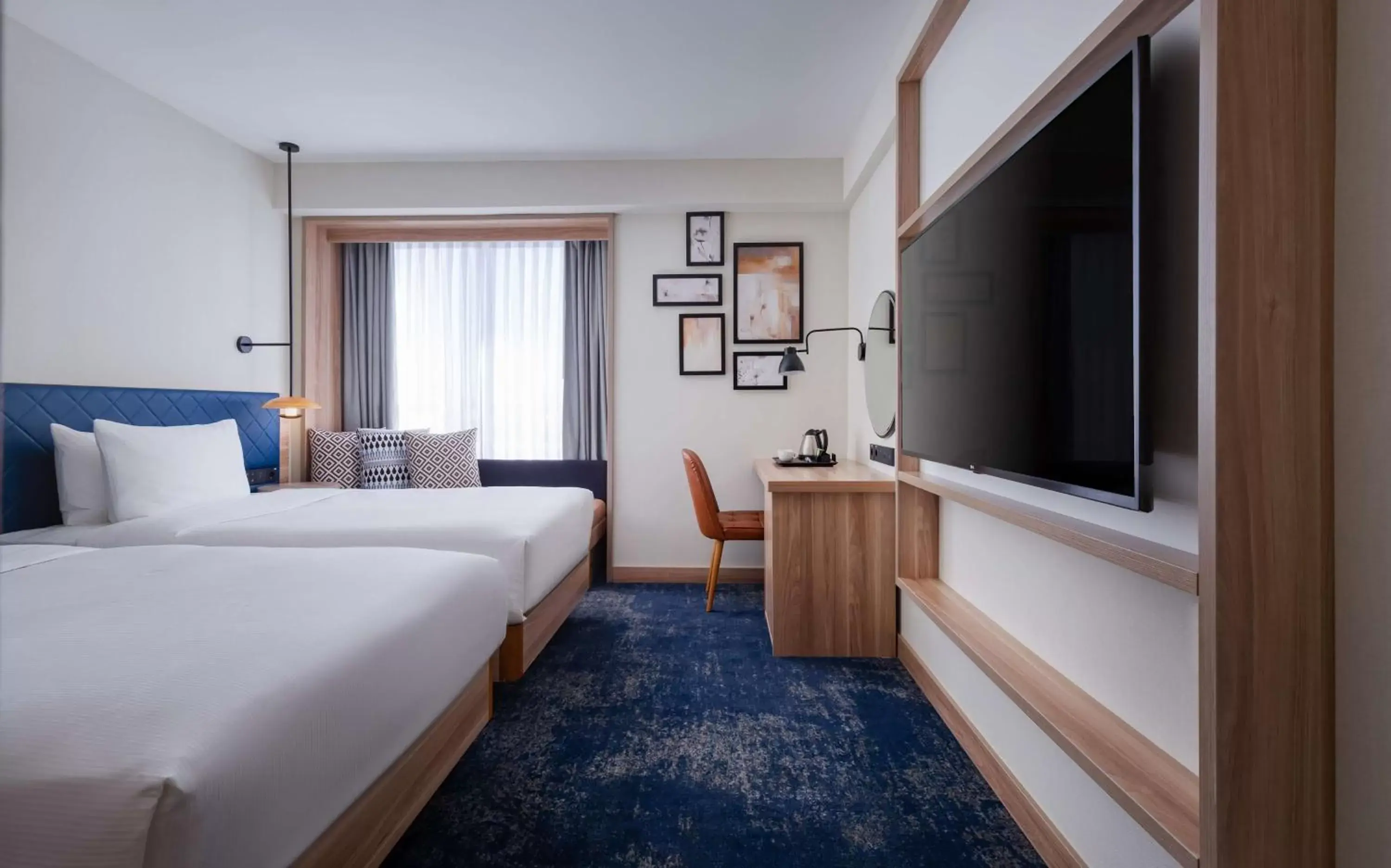 Bed, TV/Entertainment Center in Hilton Garden Inn Samarkand