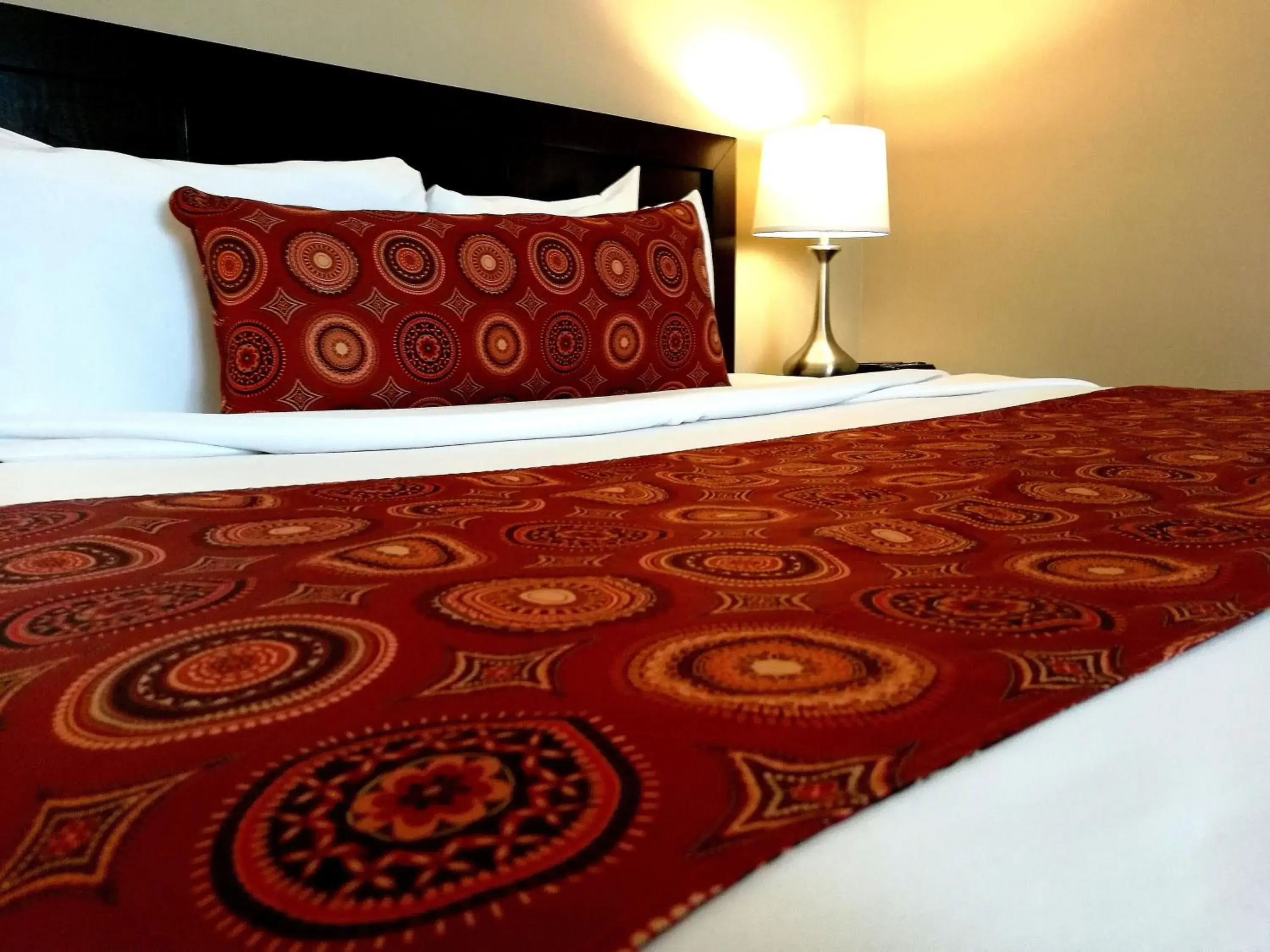 Bedroom, Bed in The Wilshire Grand Hotel
