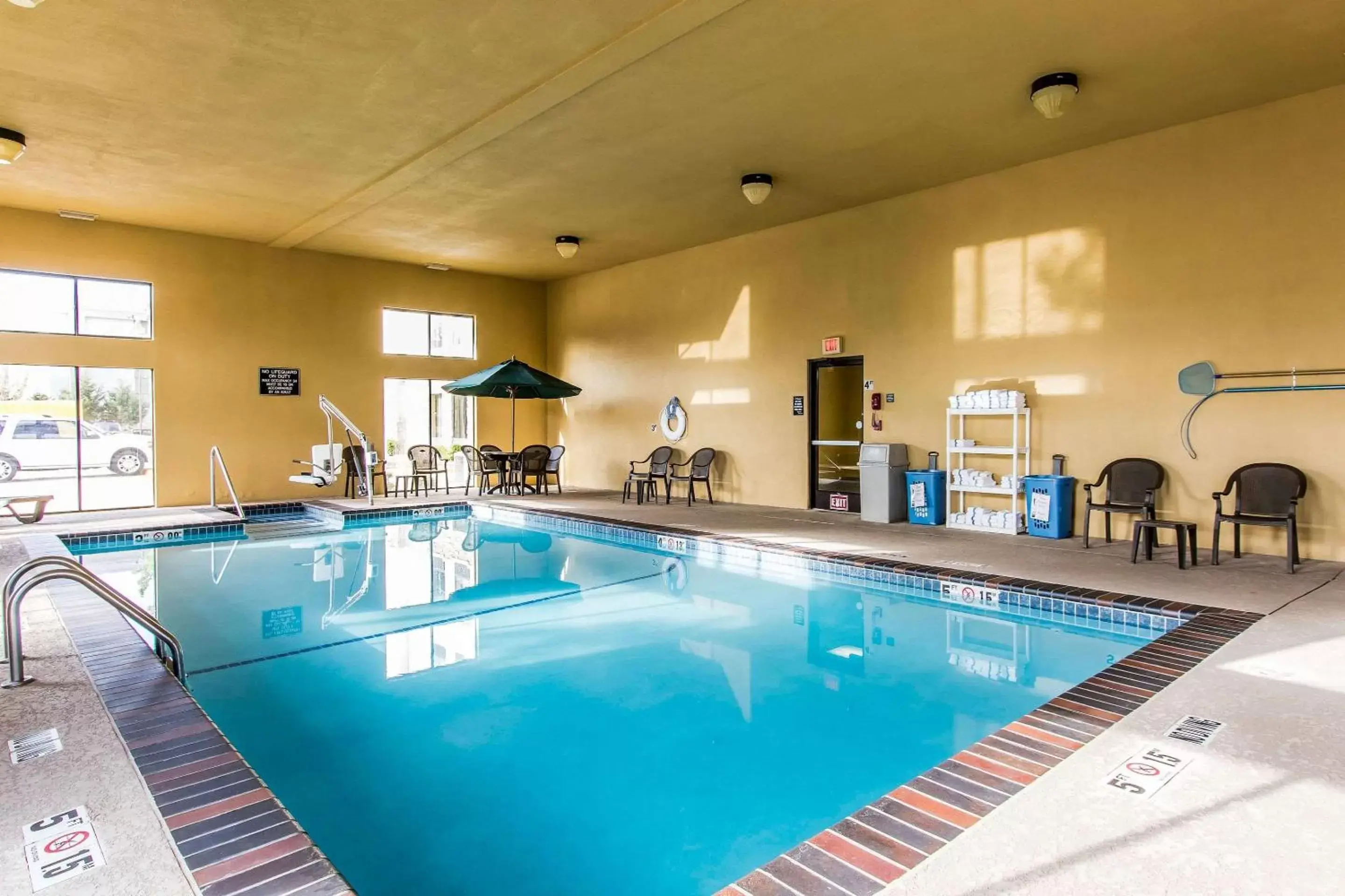 On site, Swimming Pool in Comfort Inn & Suites Ardmore