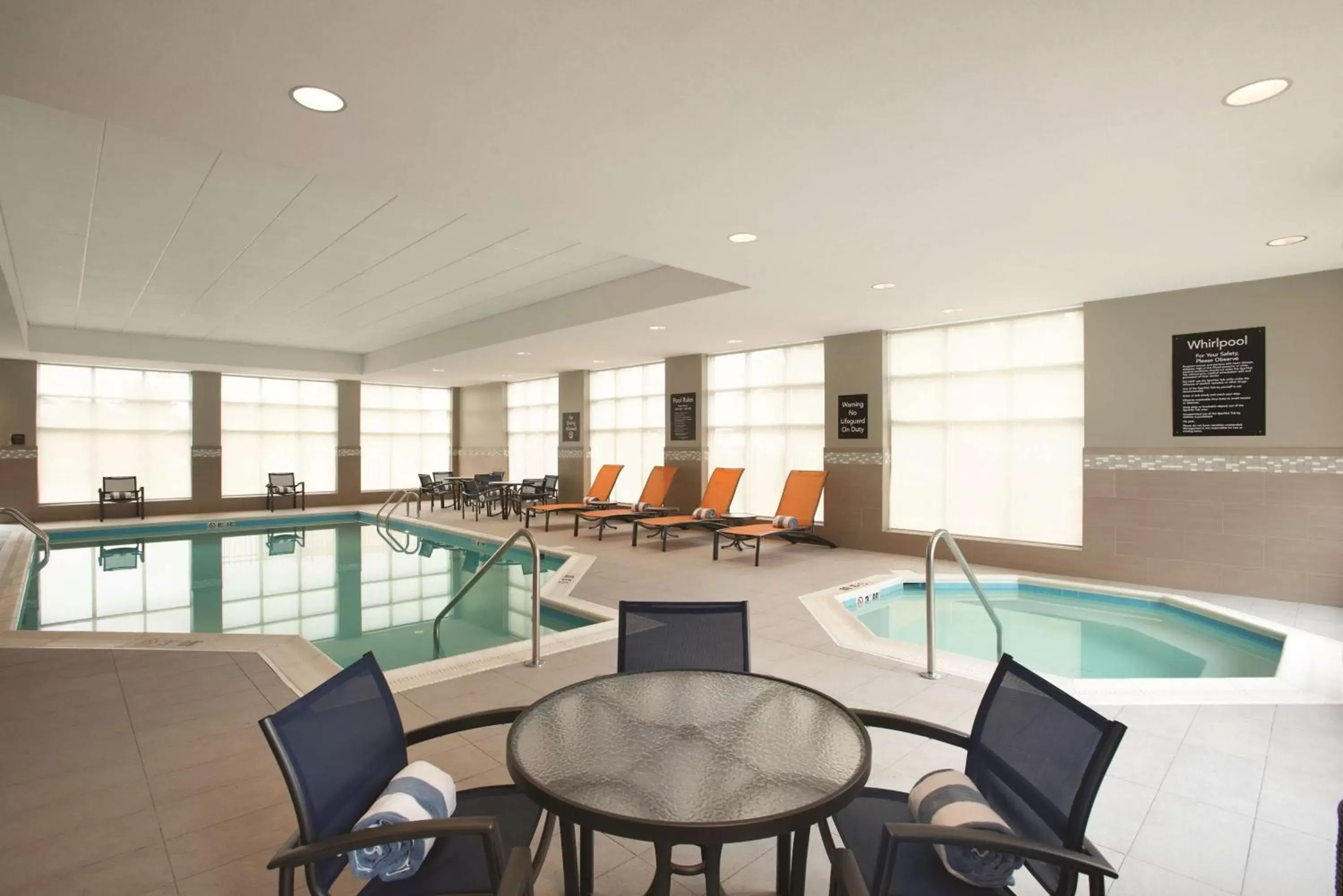 Pool view, Swimming Pool in Homewood Suites by Hilton - Charlottesville