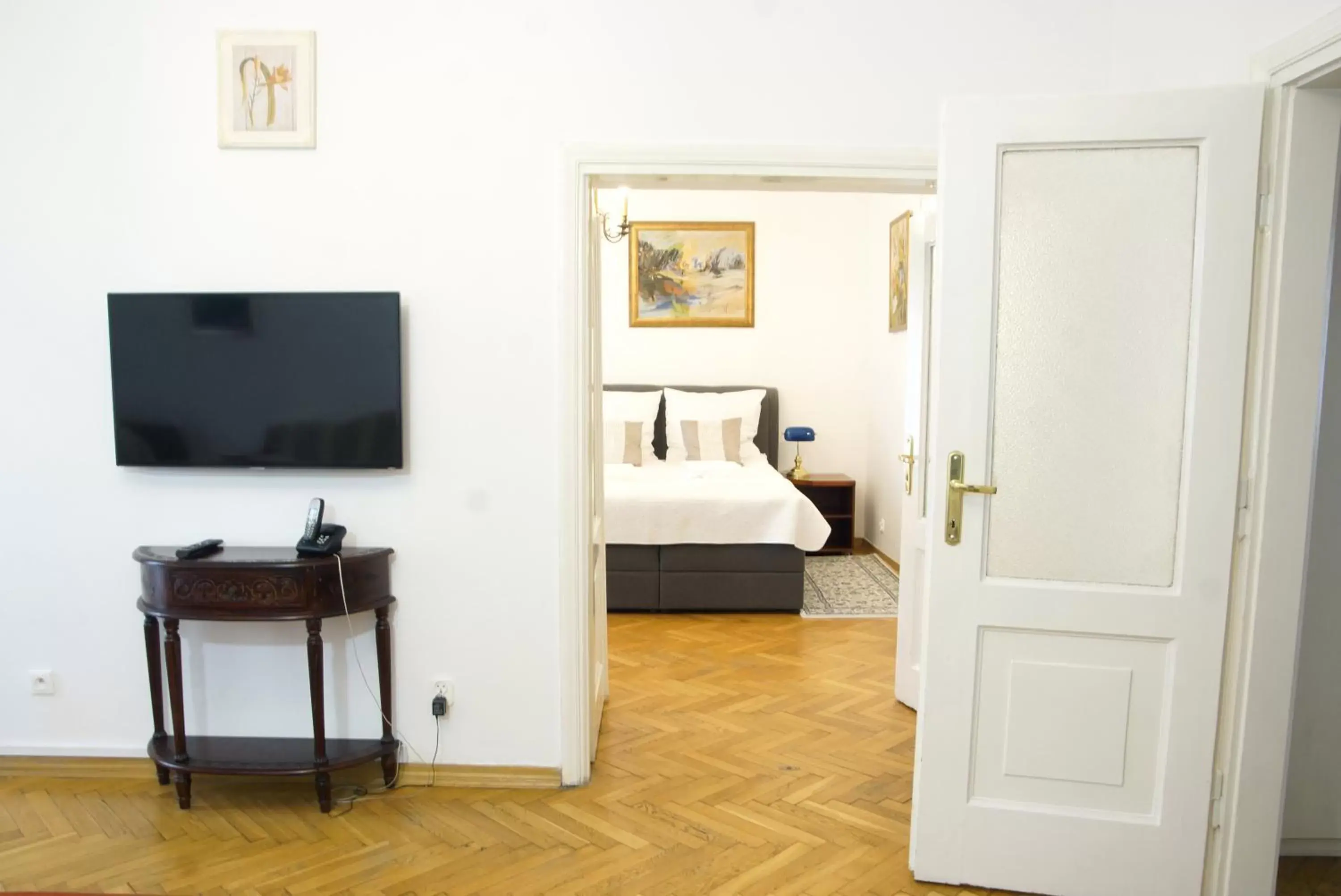 One-Bedroom Apartment (2 Adults) in Pokoje Gościnne Dom Literatury One-Bedroom Apartment (2 Adults) in Pokoje Gościnne Dom Literatury