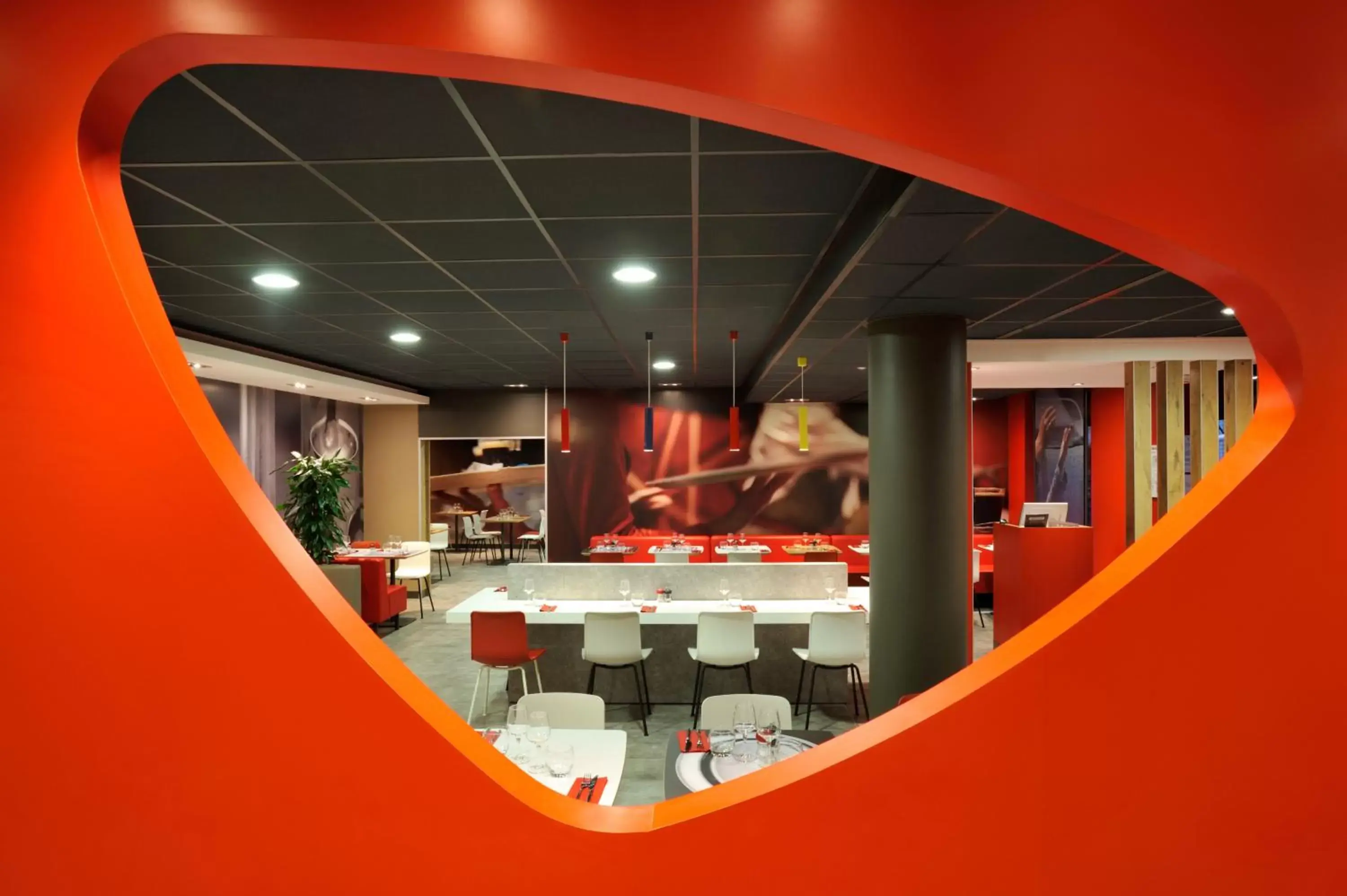 Restaurant/places to eat in ibis Lille Centre Gares