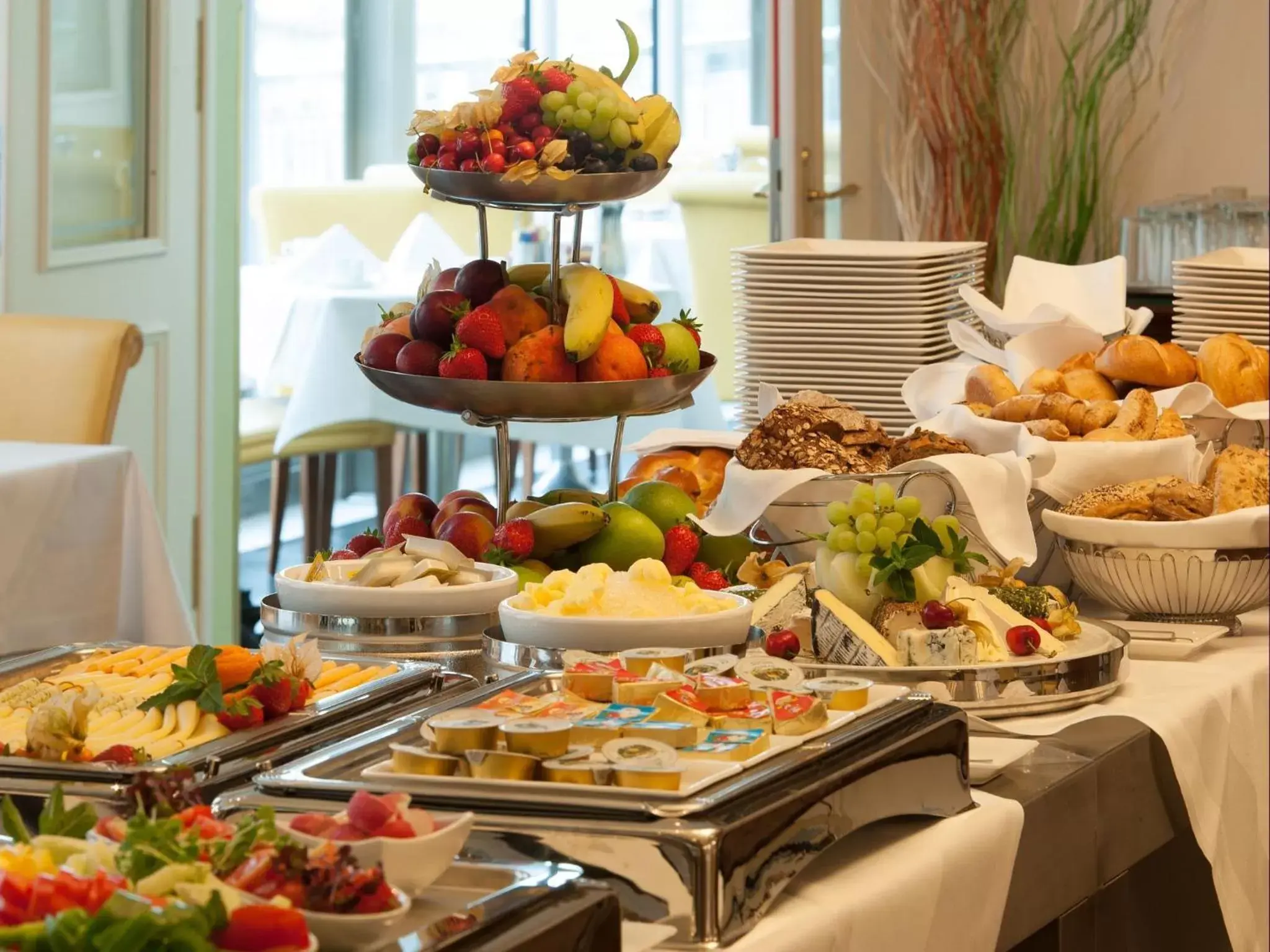 Buffet breakfast, Food in Hotel Ambassador