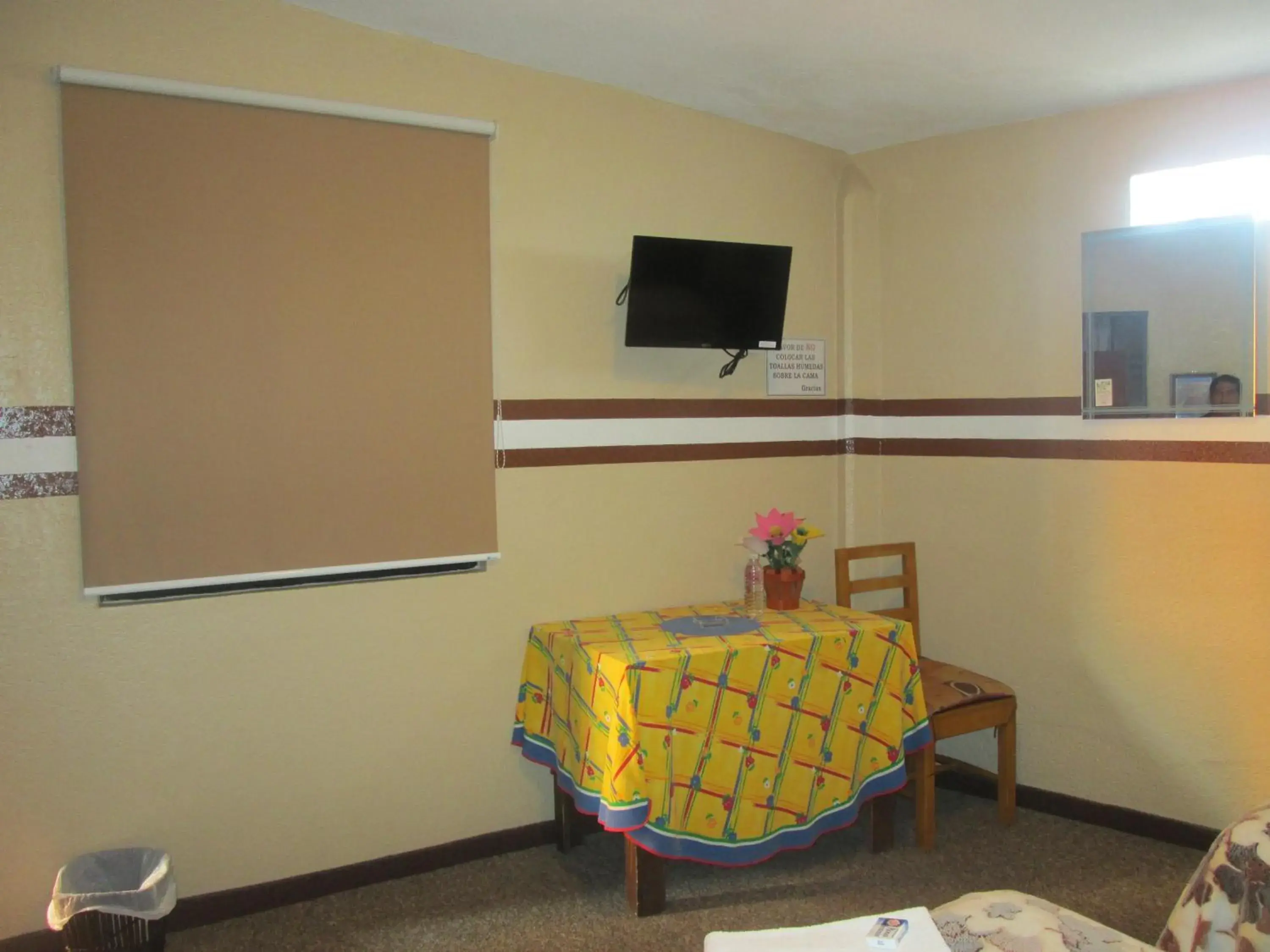 Seating area, TV/Entertainment Center in Posada Arny