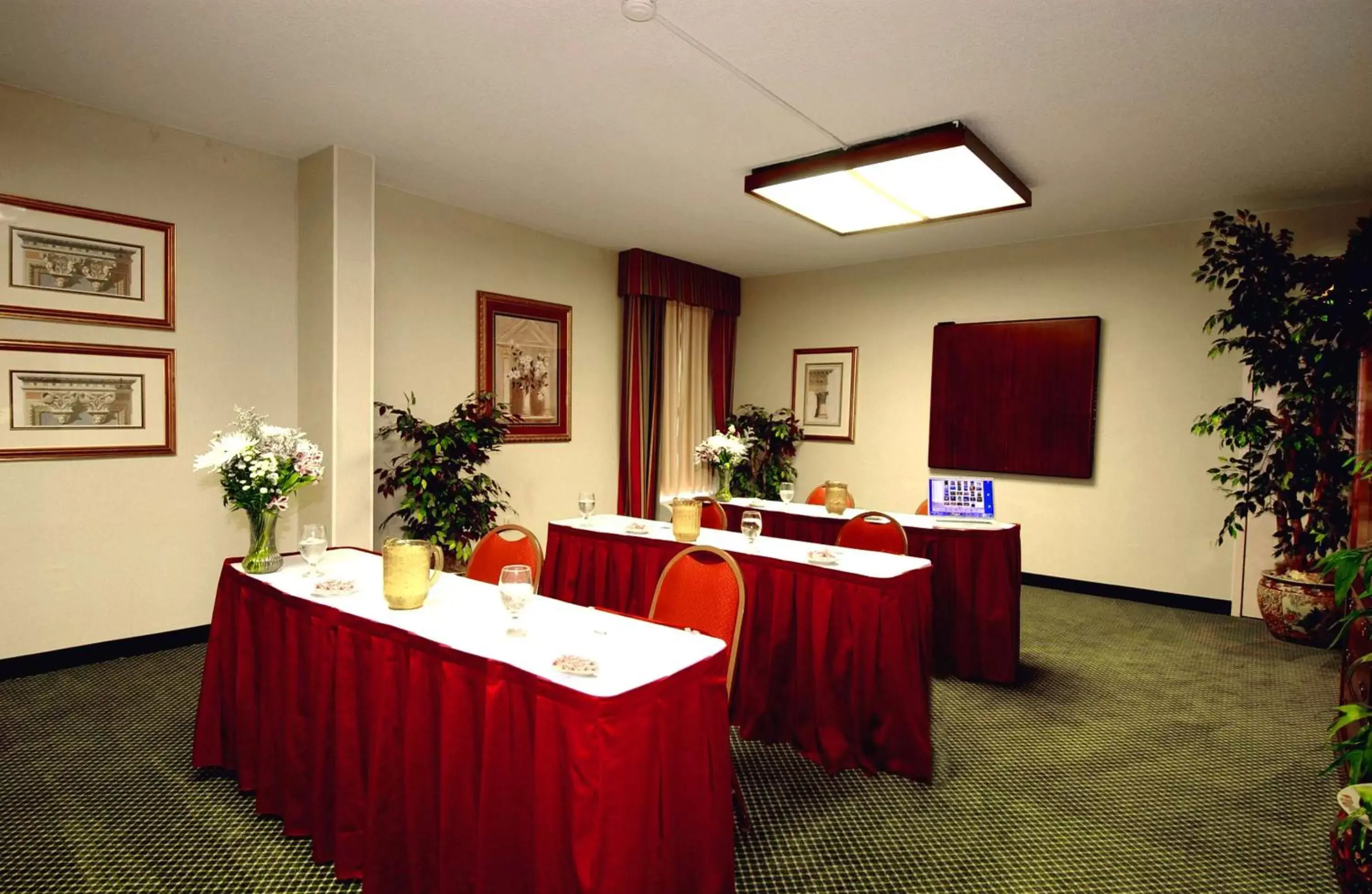 Meeting/conference room in Hampton Inn Atlanta-North Druid Hills