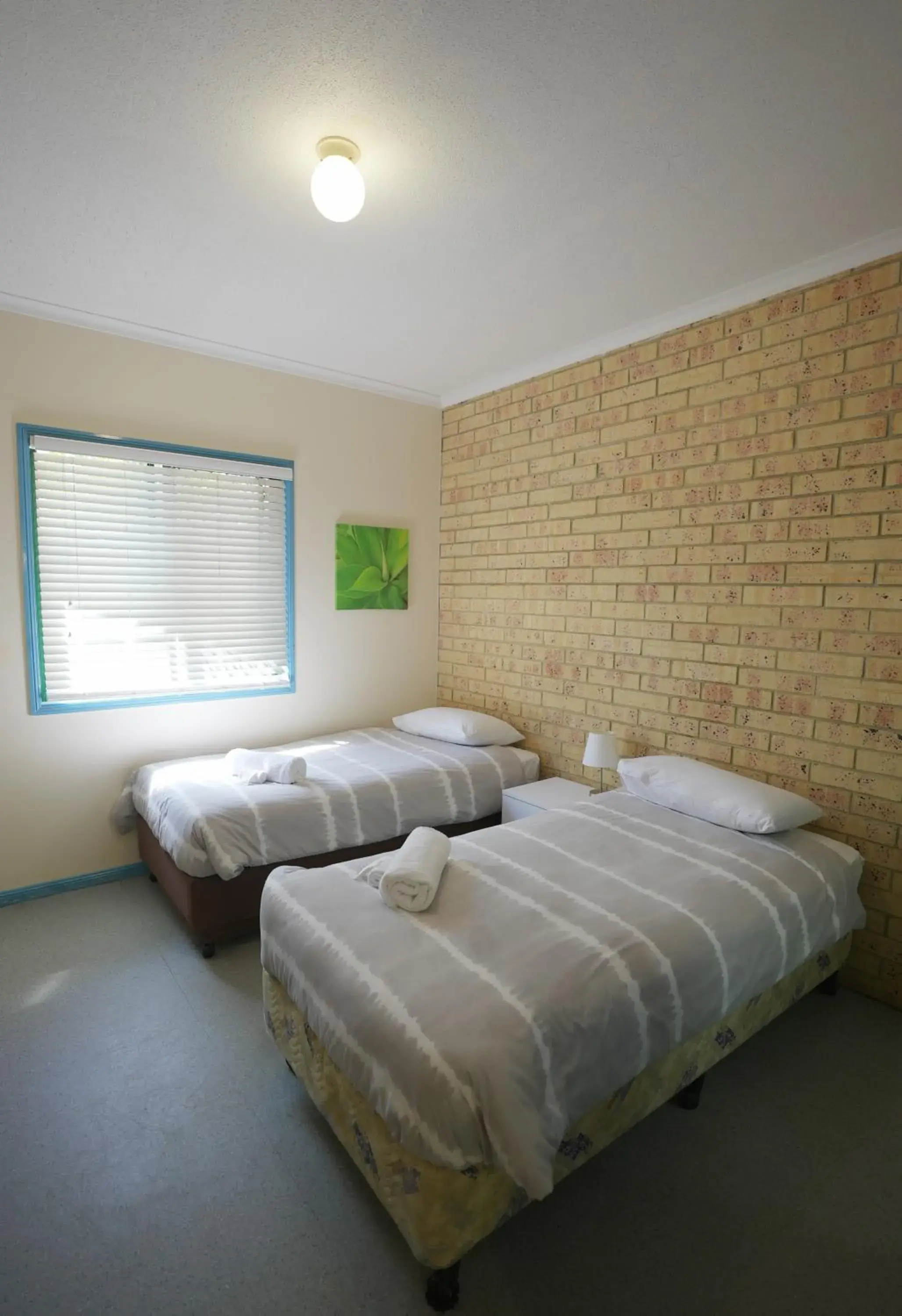 air conditioner, Bed in Coolum Budget Accommodation