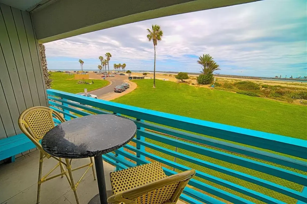 View (from property/room), Balcony/Terrace in Ocean Villa Inn